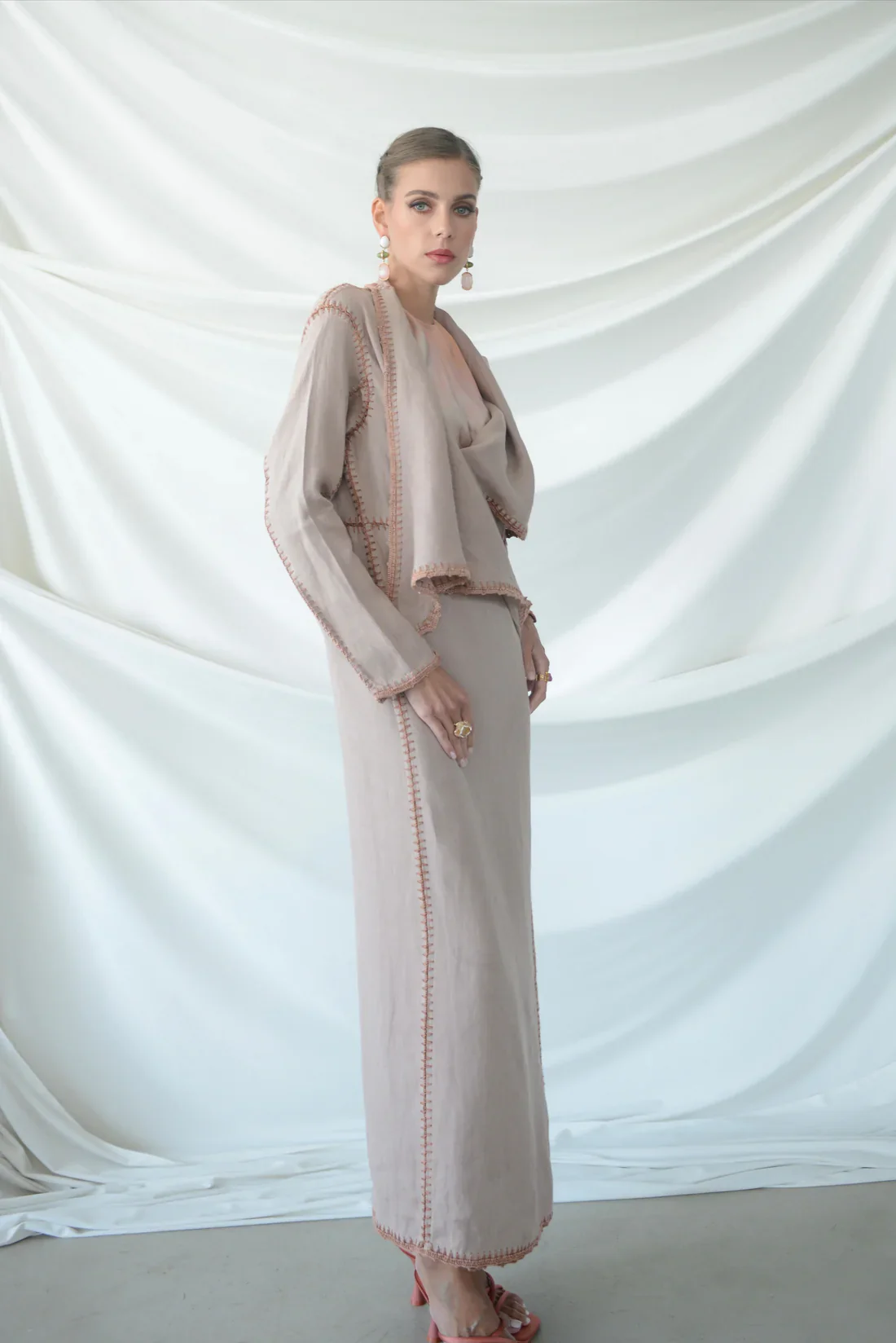 Basma Blush Linen Abaya - Image 11