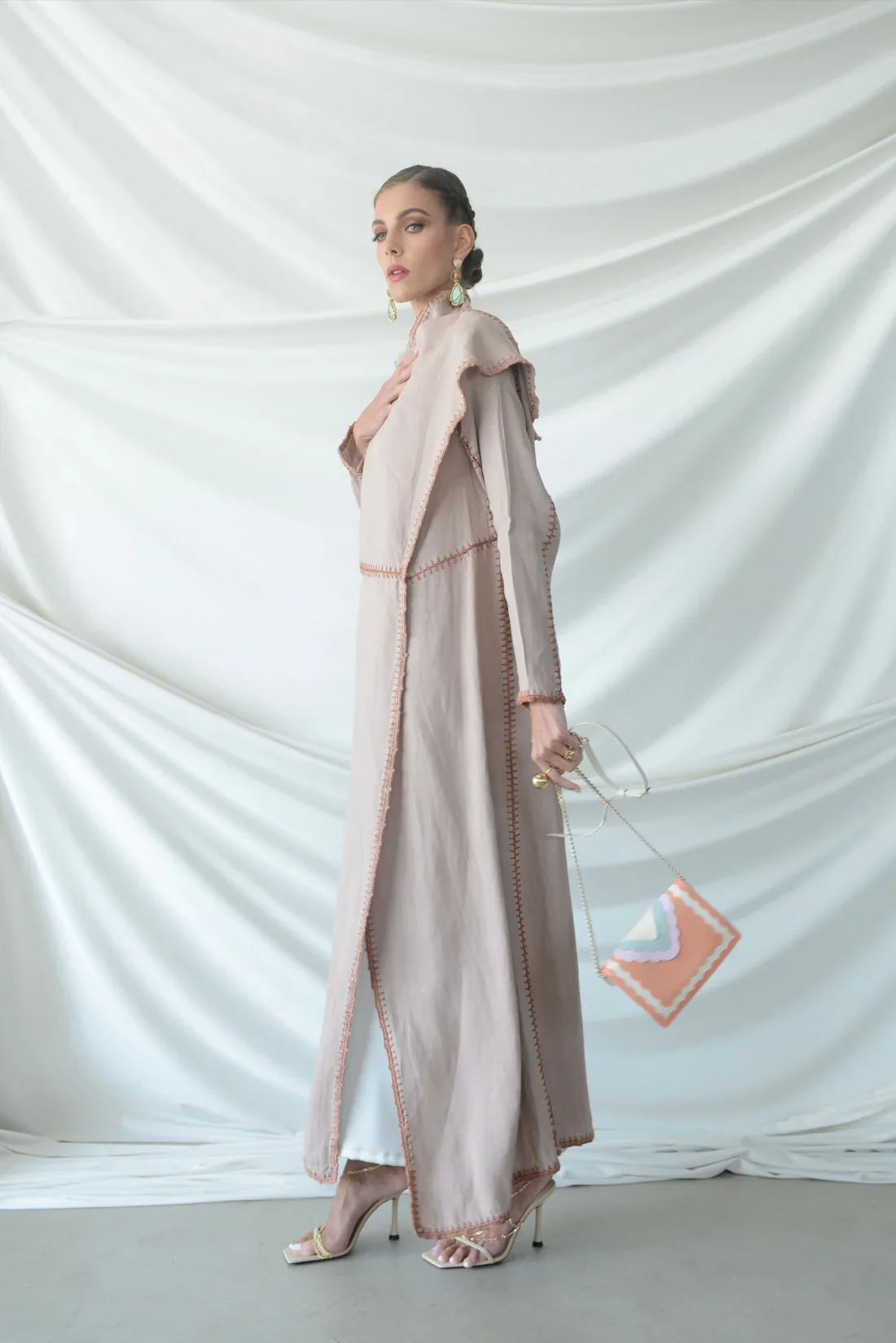 Basma Blush Linen Abaya - Image 5