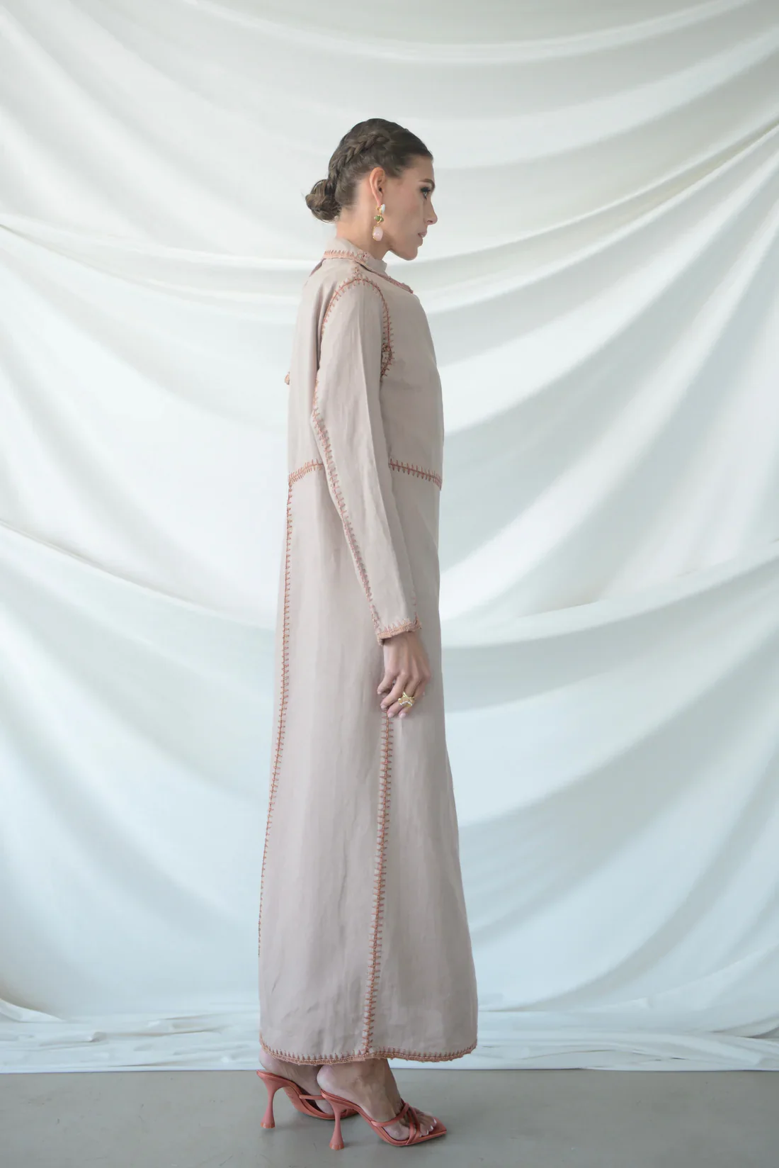 Basma Blush Linen Abaya - Image 9