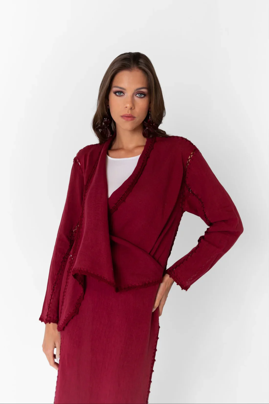 Basma Burgundy Linen Abaya - Image 3