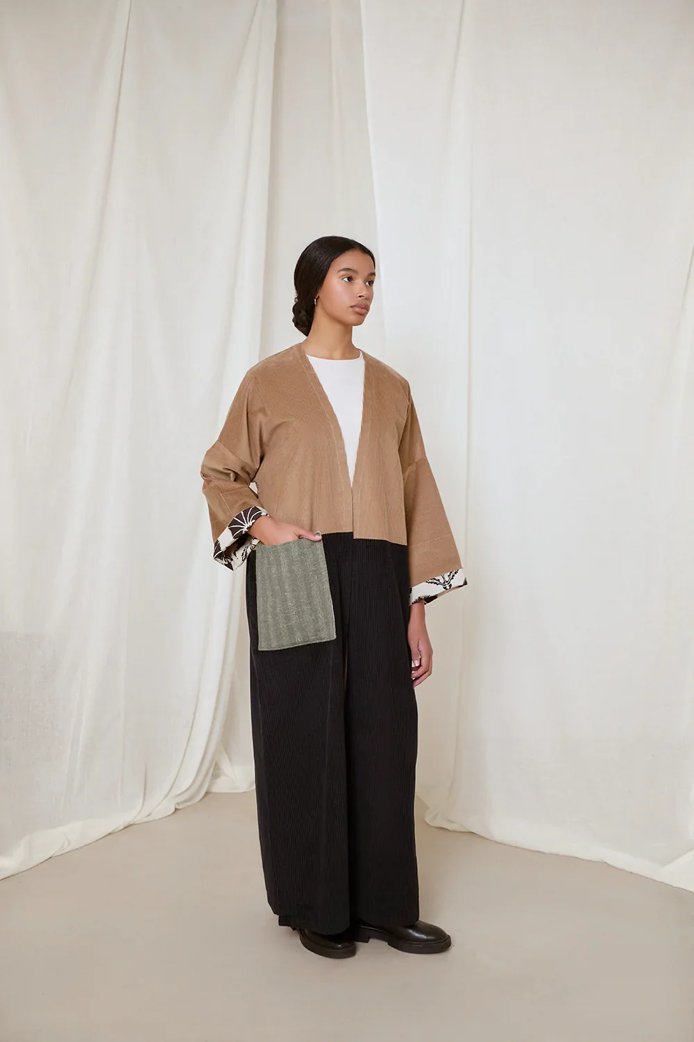 Beige & Black Serey Abaya - Image 2