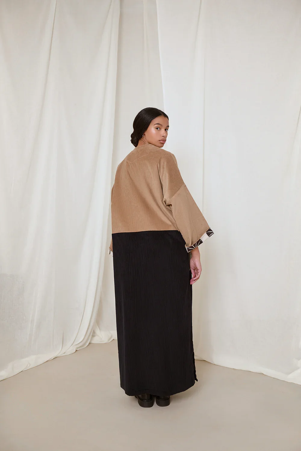 Beige & Black Serey Abaya - Image 3