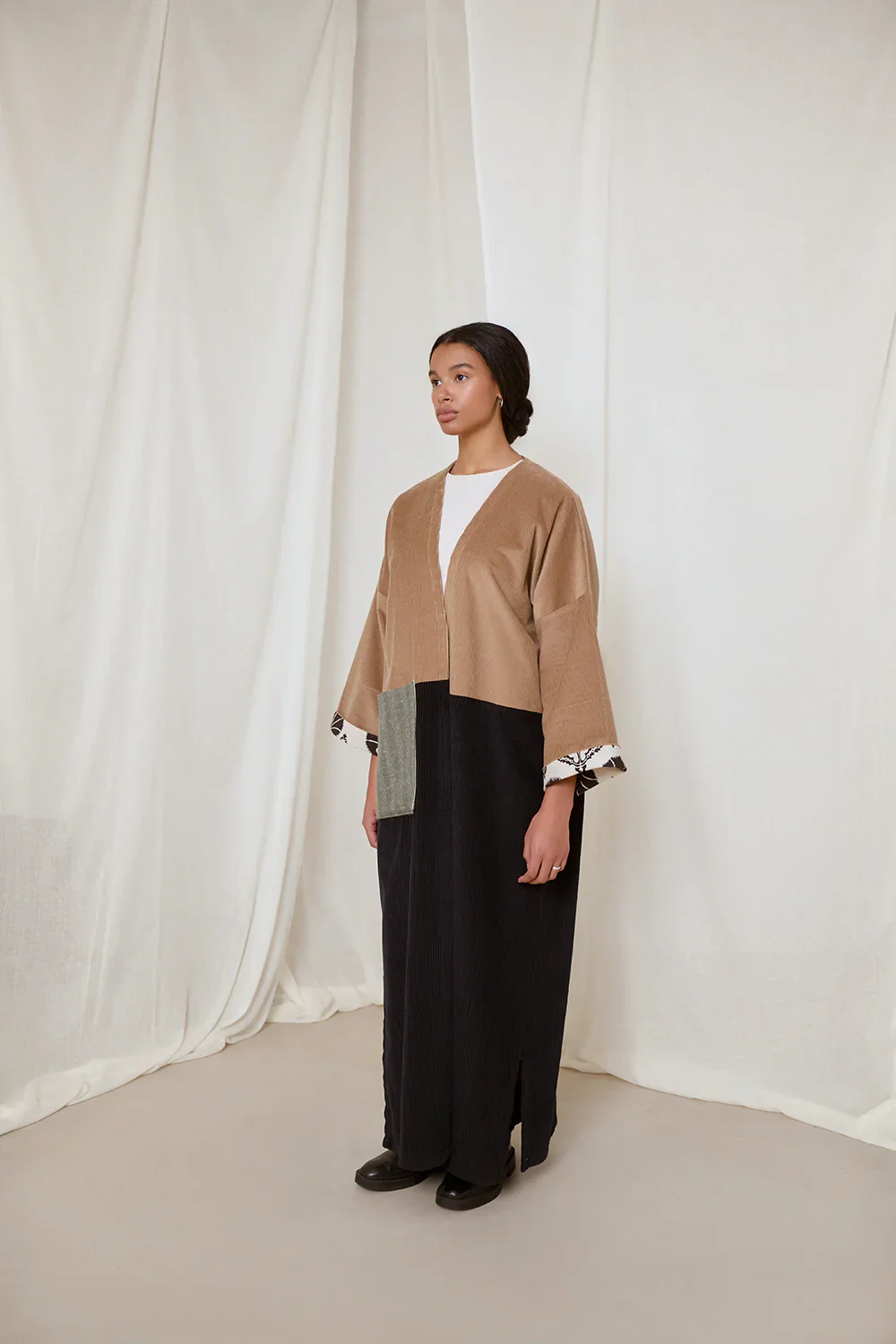 Beige & Black Serey Abaya - Image 4