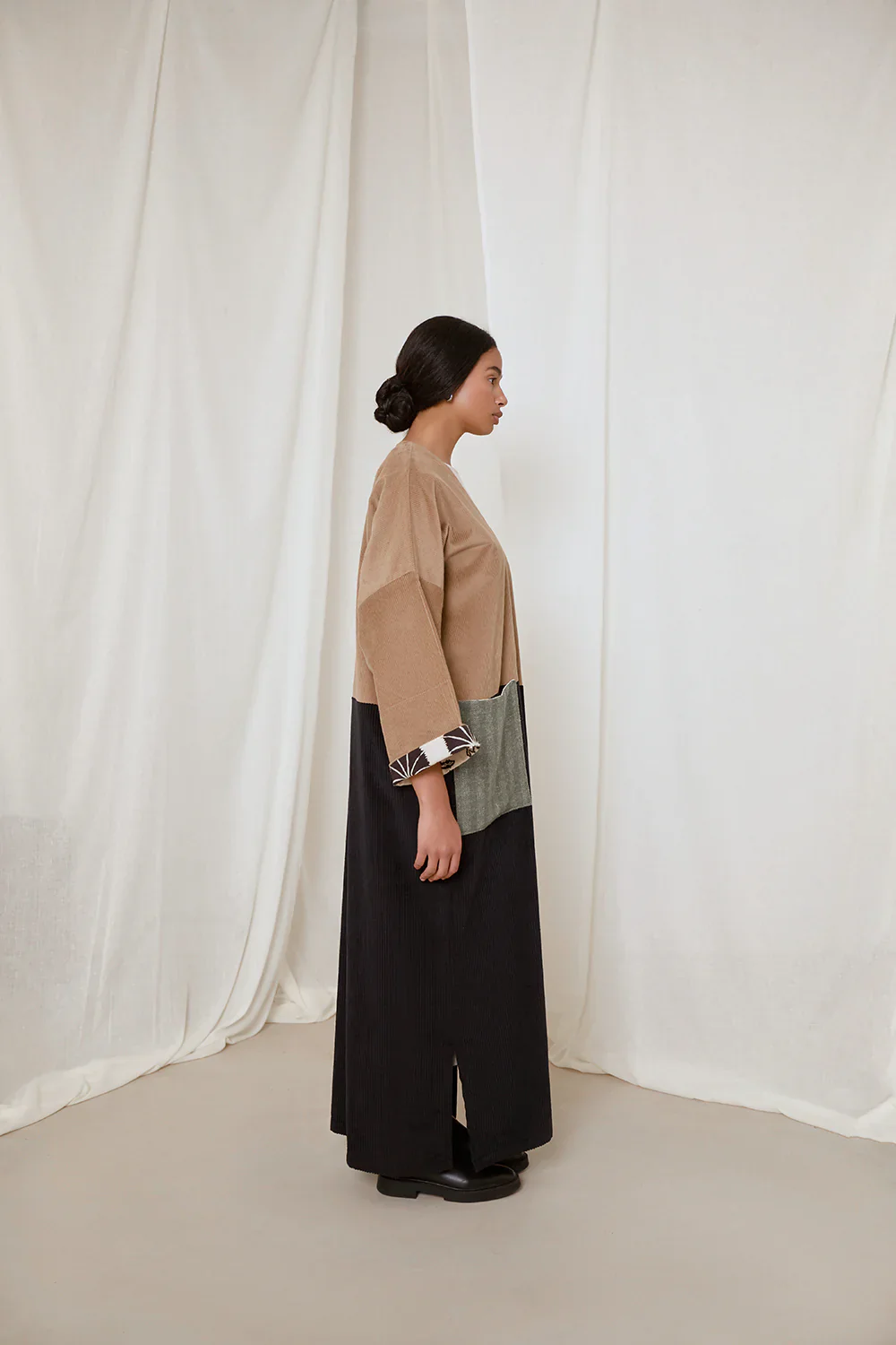Beige & Black Serey Abaya - Image 6