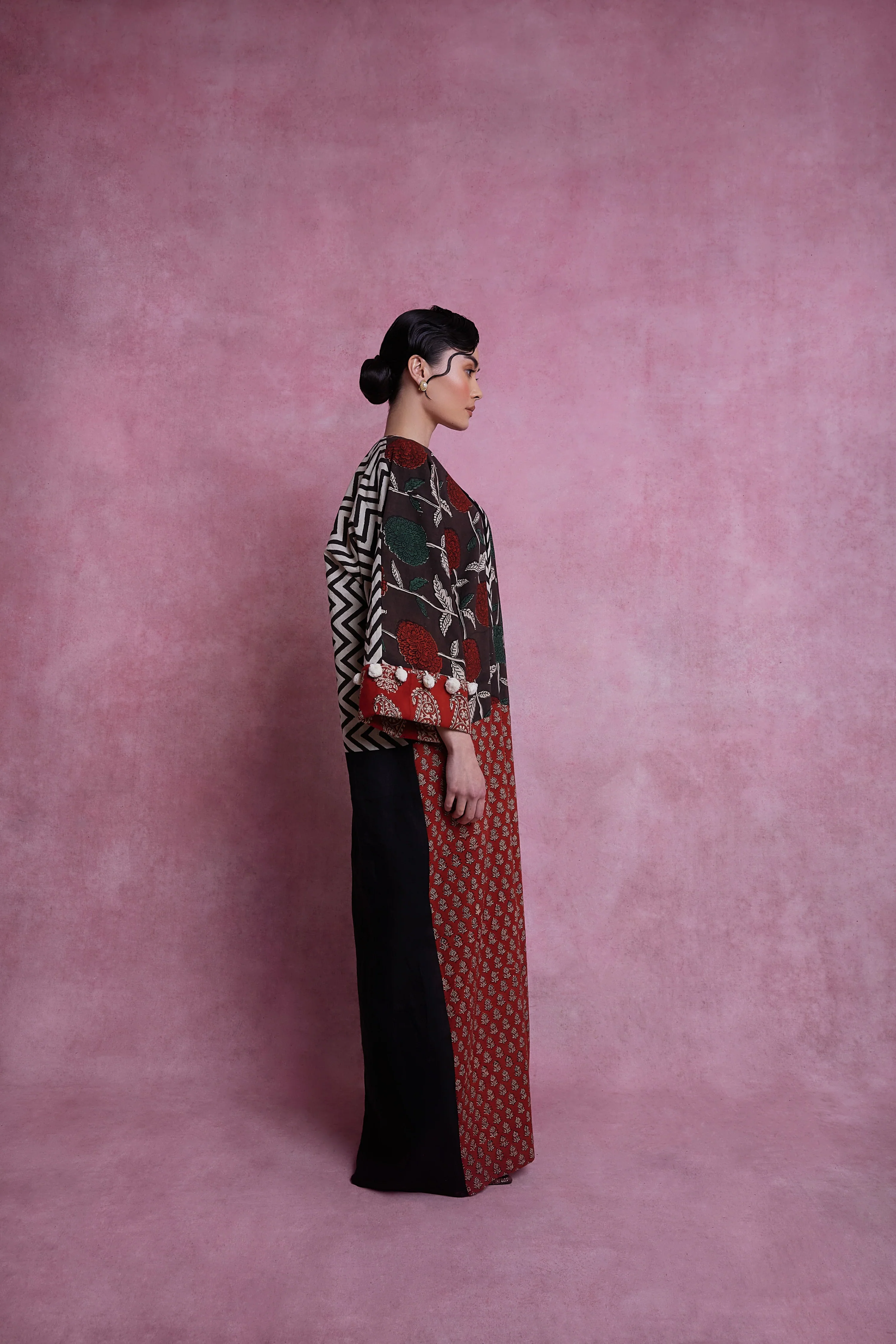 Black & Red Iman Abaya - Image 4
