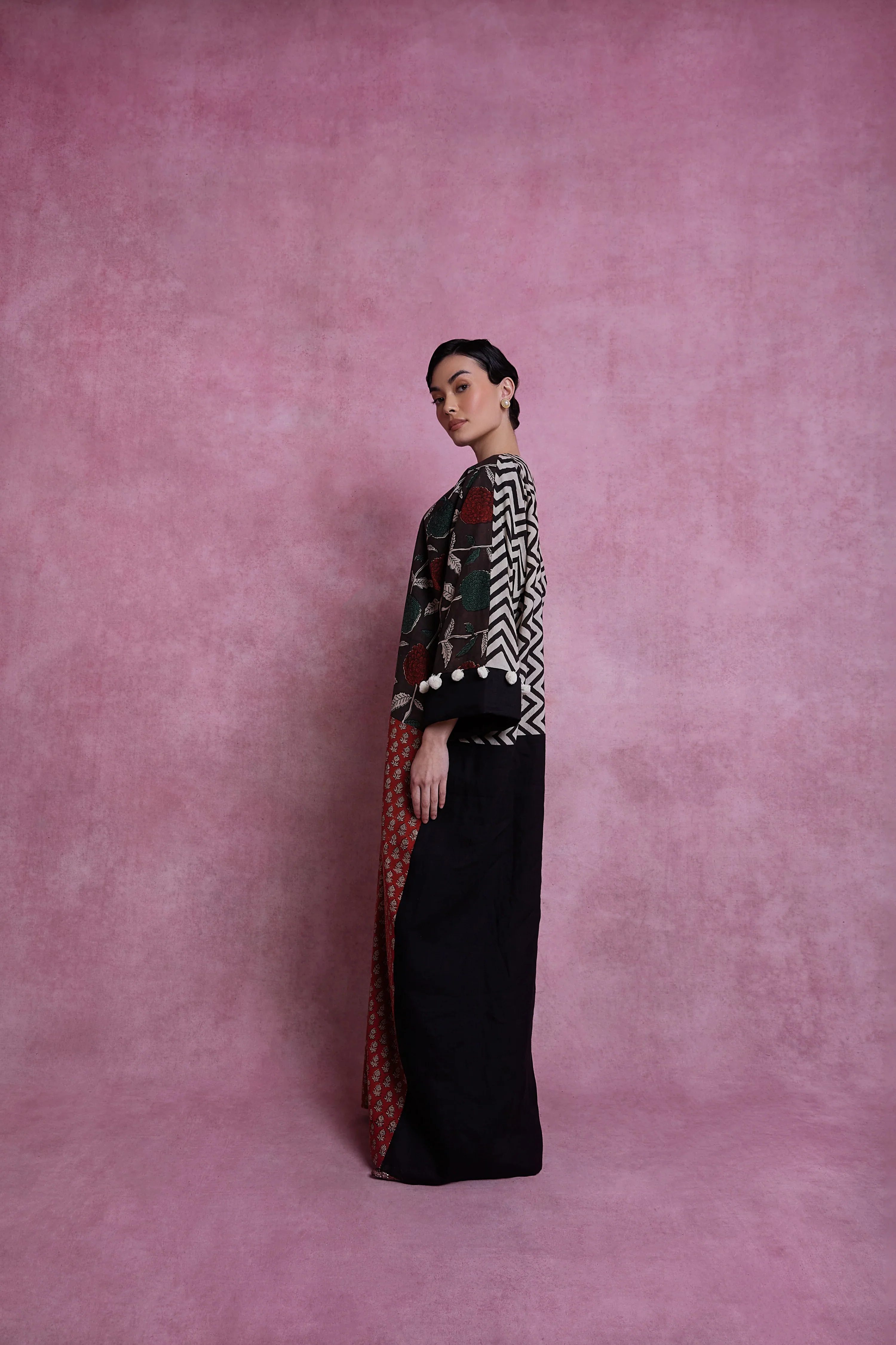 Black & Red Iman Abaya - Image 5