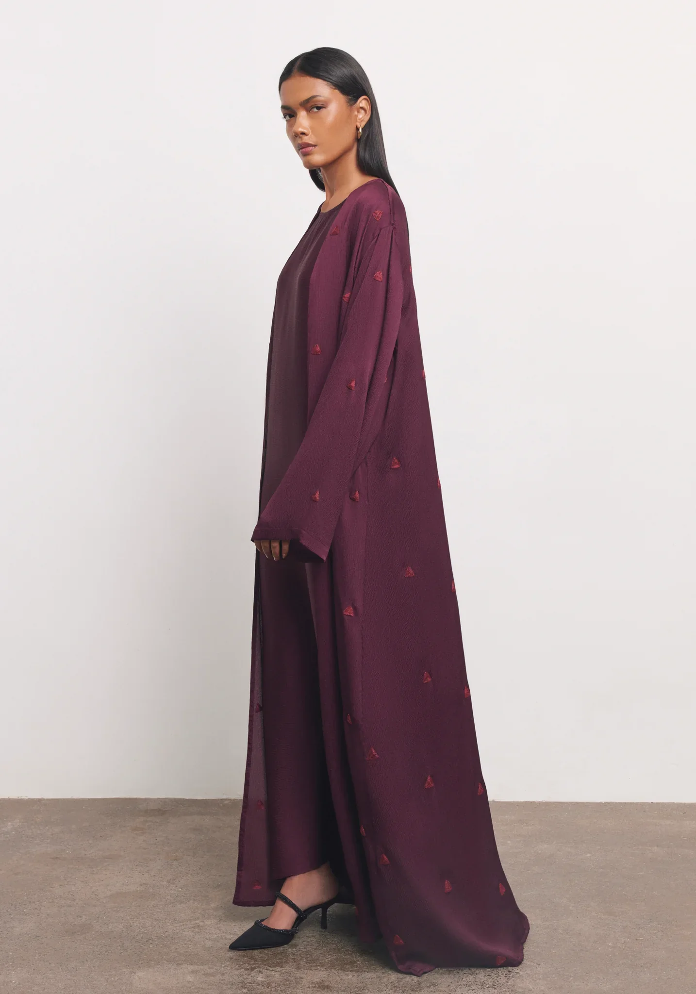 Maroon Summer Triangle Abaya - Image 3