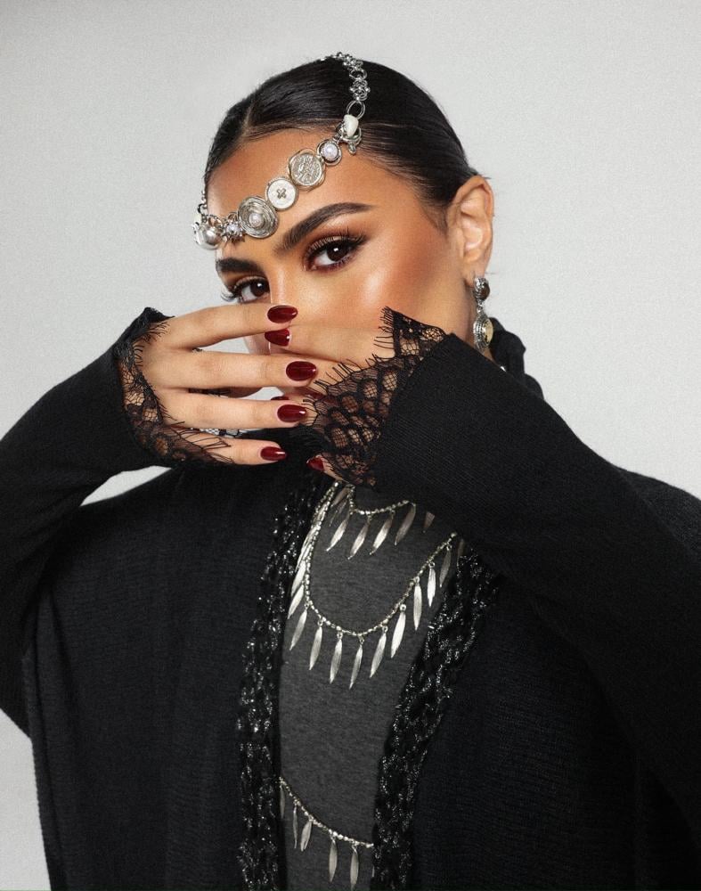 Black Wool Signature Abaya - Image 9