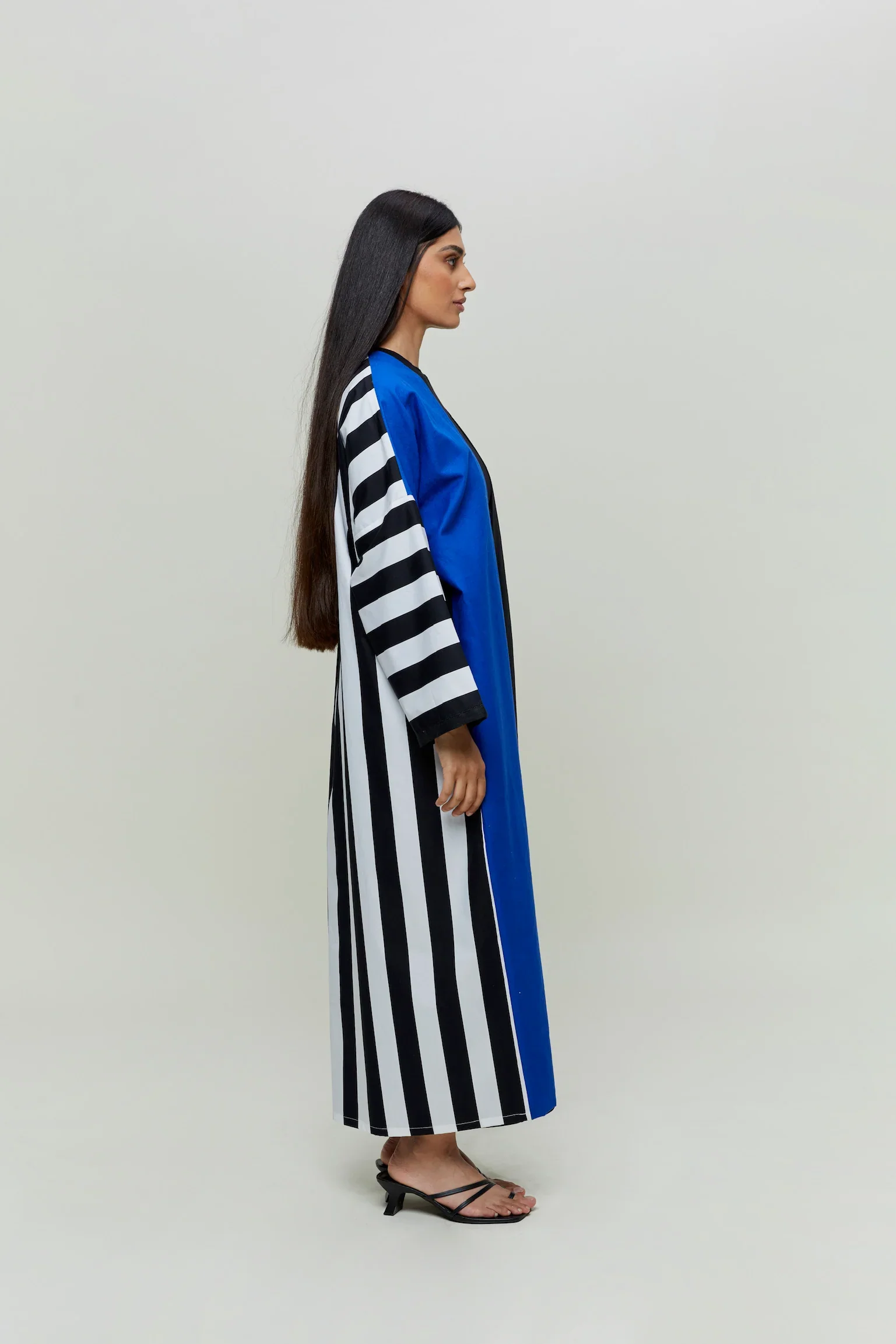 Blue Beetlejuice Abaya - Image 4