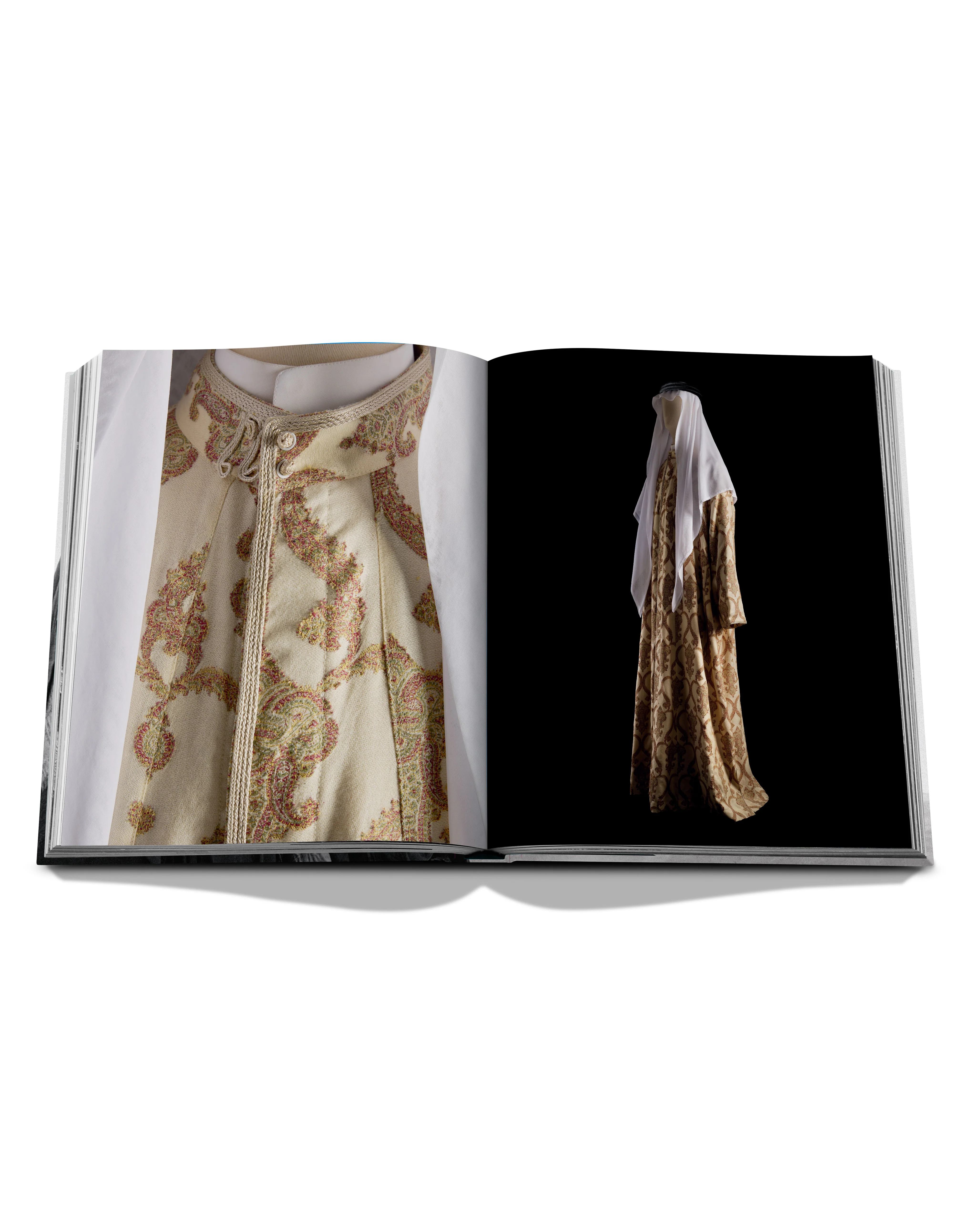 Costumes of Saudi Arabia, A Heritage of Fashion Book - Image 4