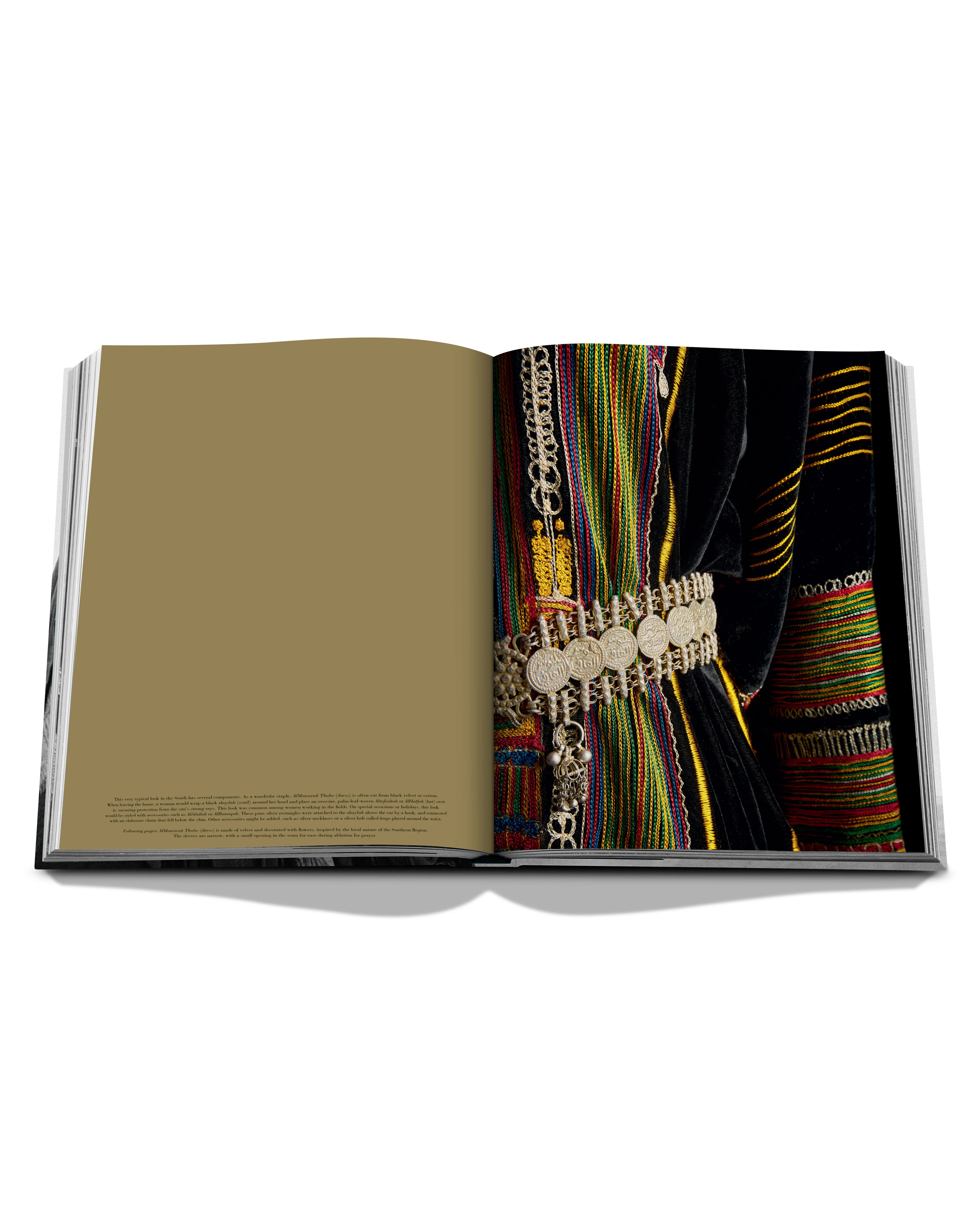 Costumes of Saudi Arabia, A Heritage of Fashion Book - Image 6