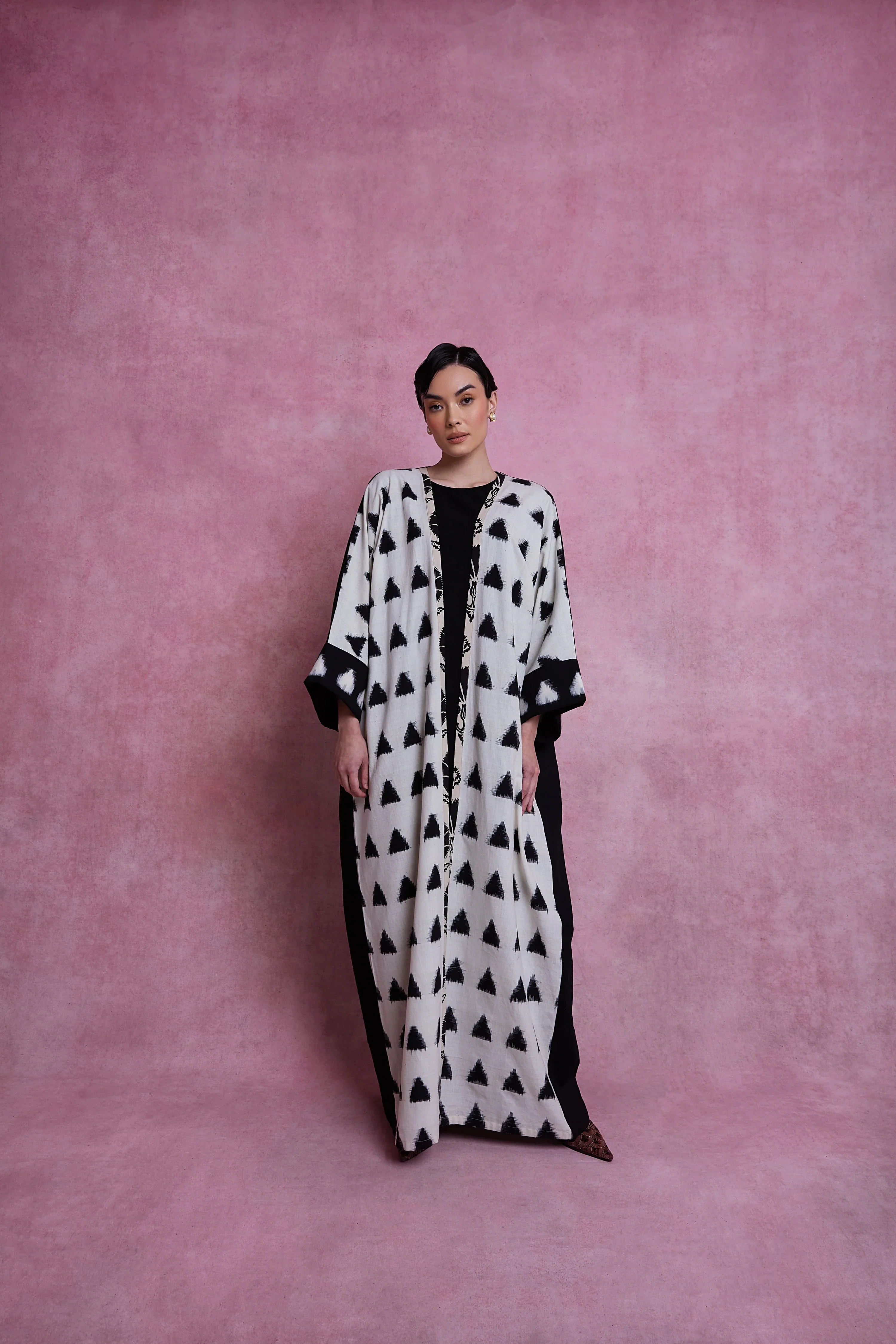 Cream Pyramids Abaya