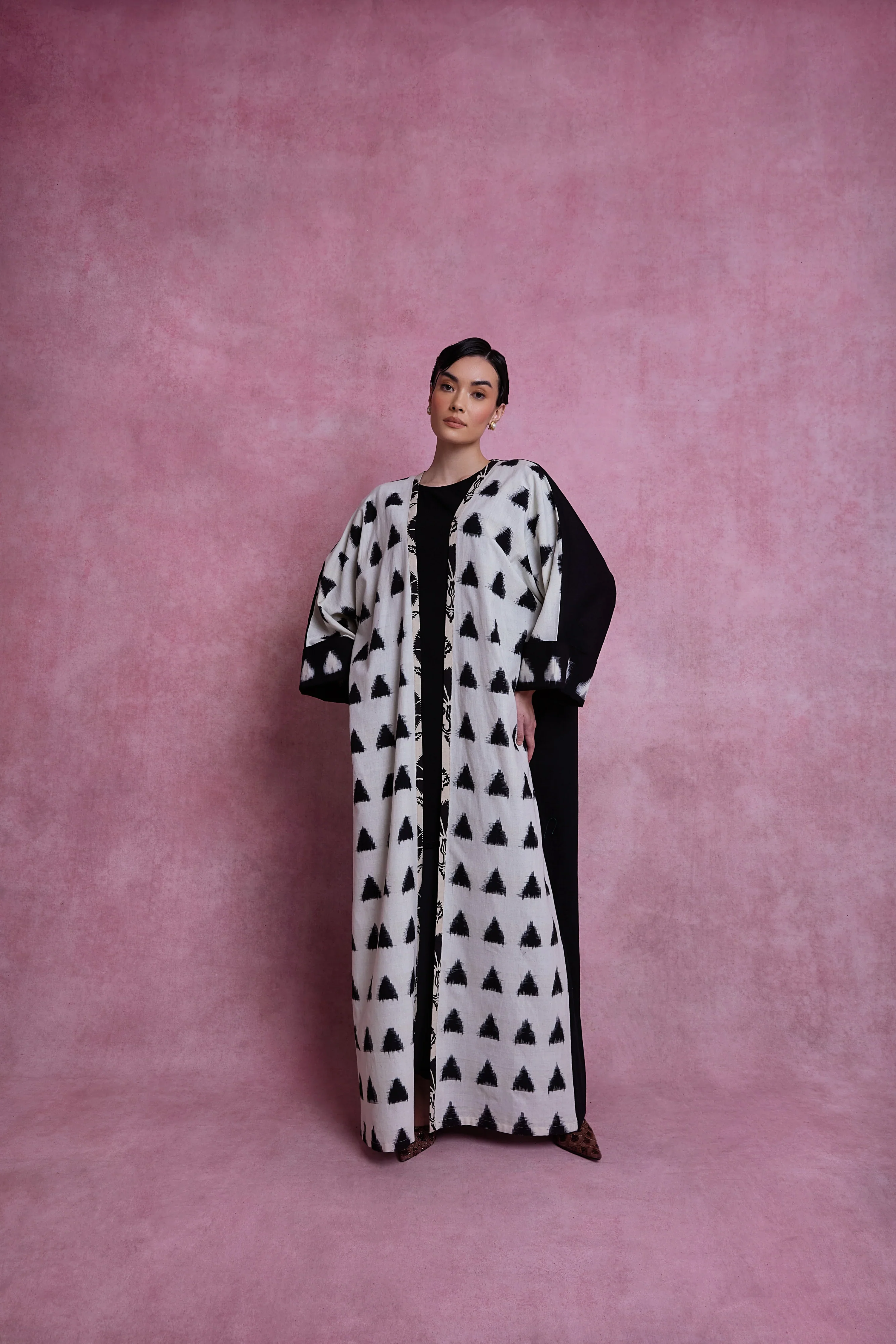 Cream Pyramids Abaya - Image 4