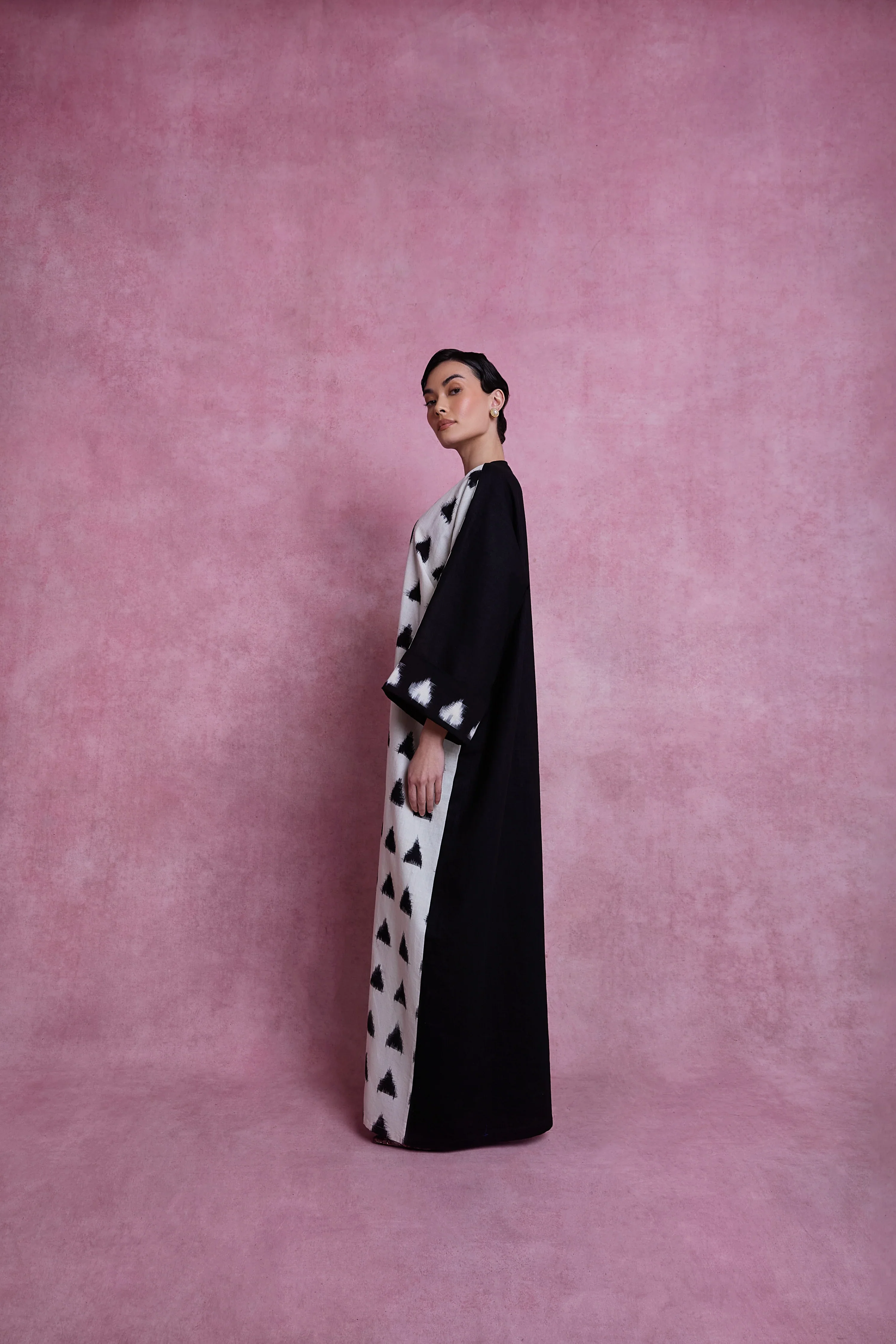 Cream Pyramids Abaya - Image 7