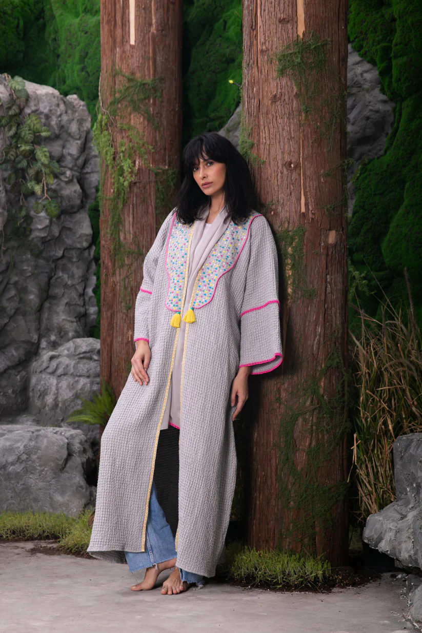 Embroidered Linen Grey Abaya - Image 3