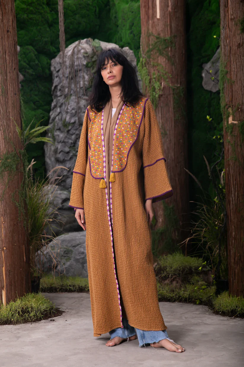 Embroidered Linen Ochre Abaya - Image 4