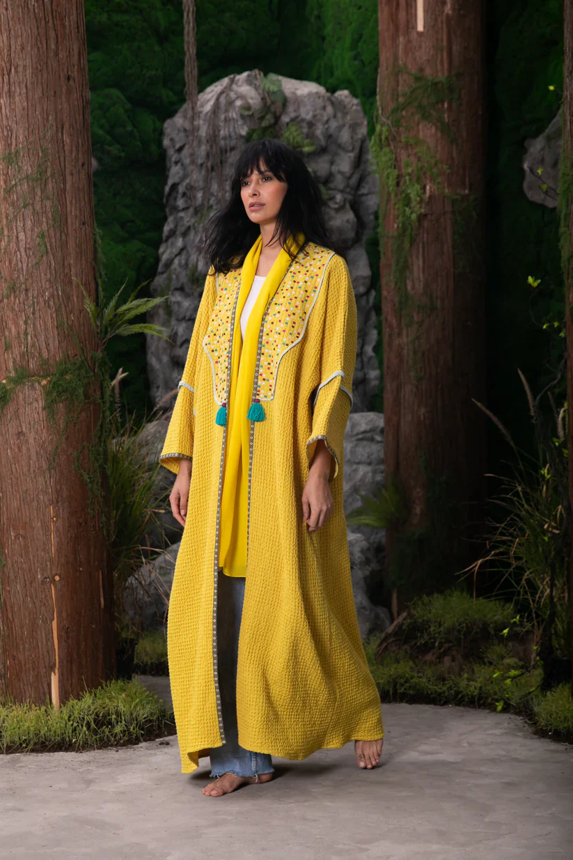 Embroidered Linen Yellow Abaya - Image 3