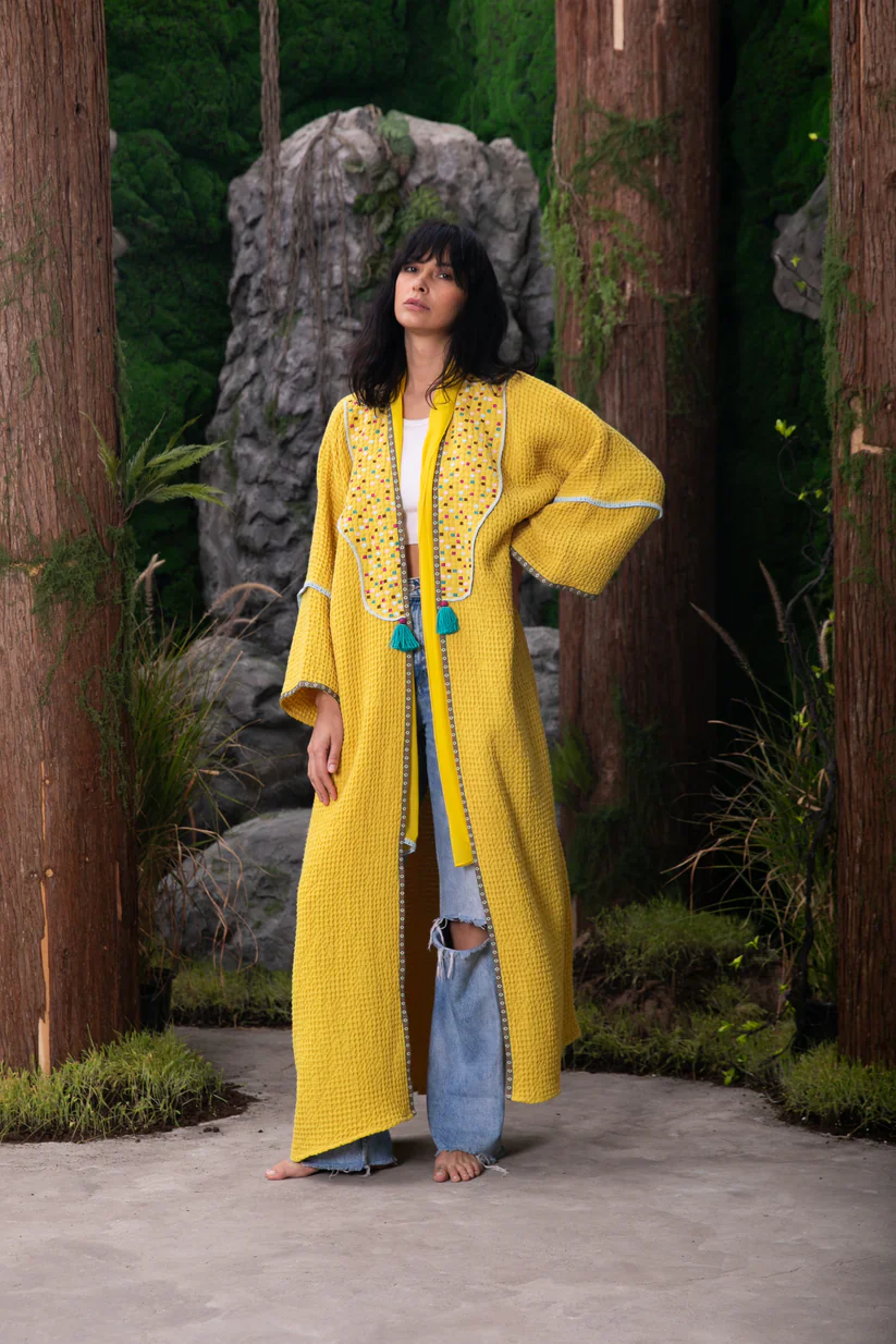Embroidered Linen Yellow Abaya - Image 4