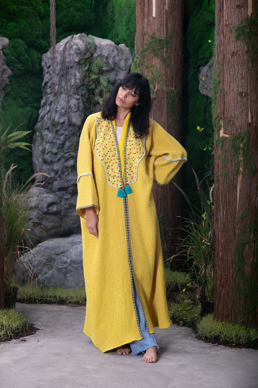 Embroidered Linen Yellow Abaya - Image 5