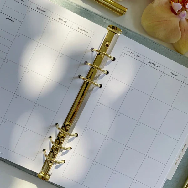 English Undated Yearly Planner | Blue - Image 4