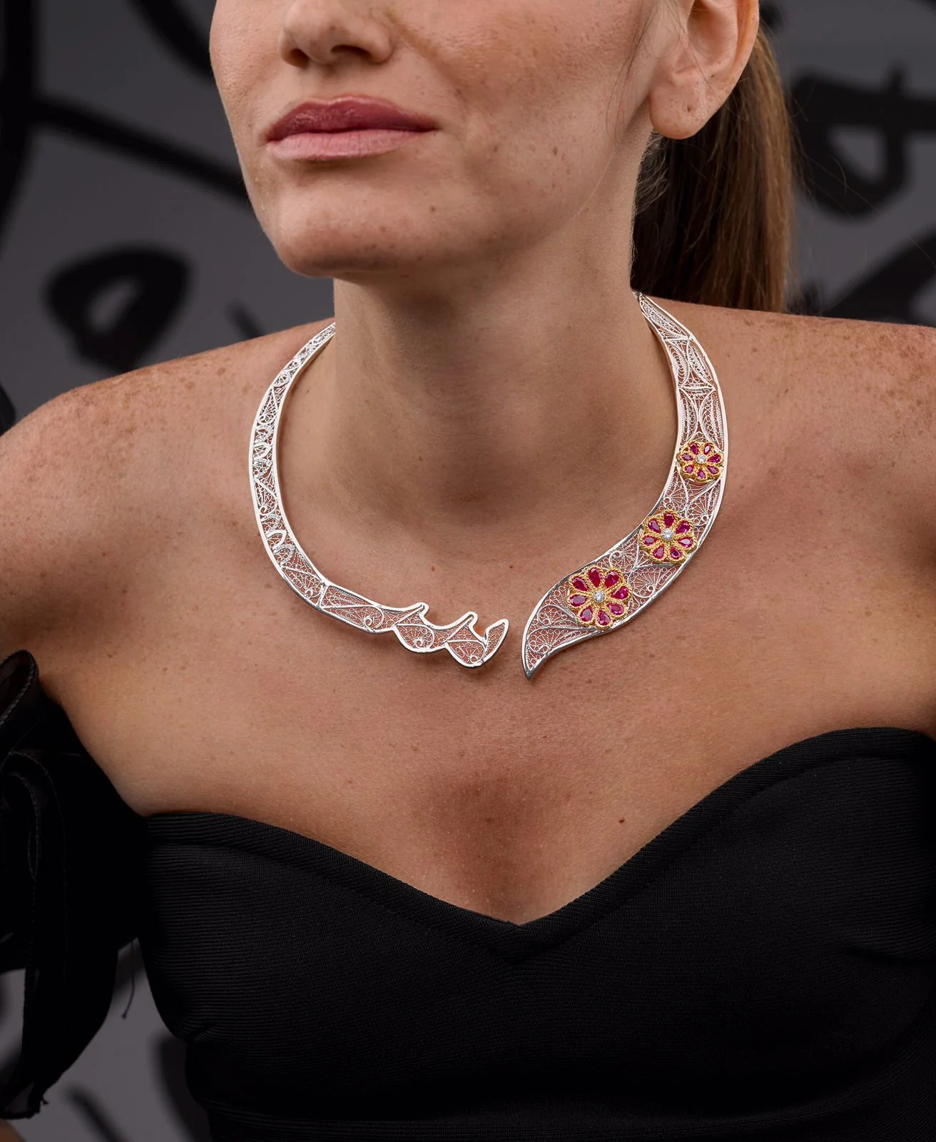 Filigree Spell it out Collier | س - Image 2