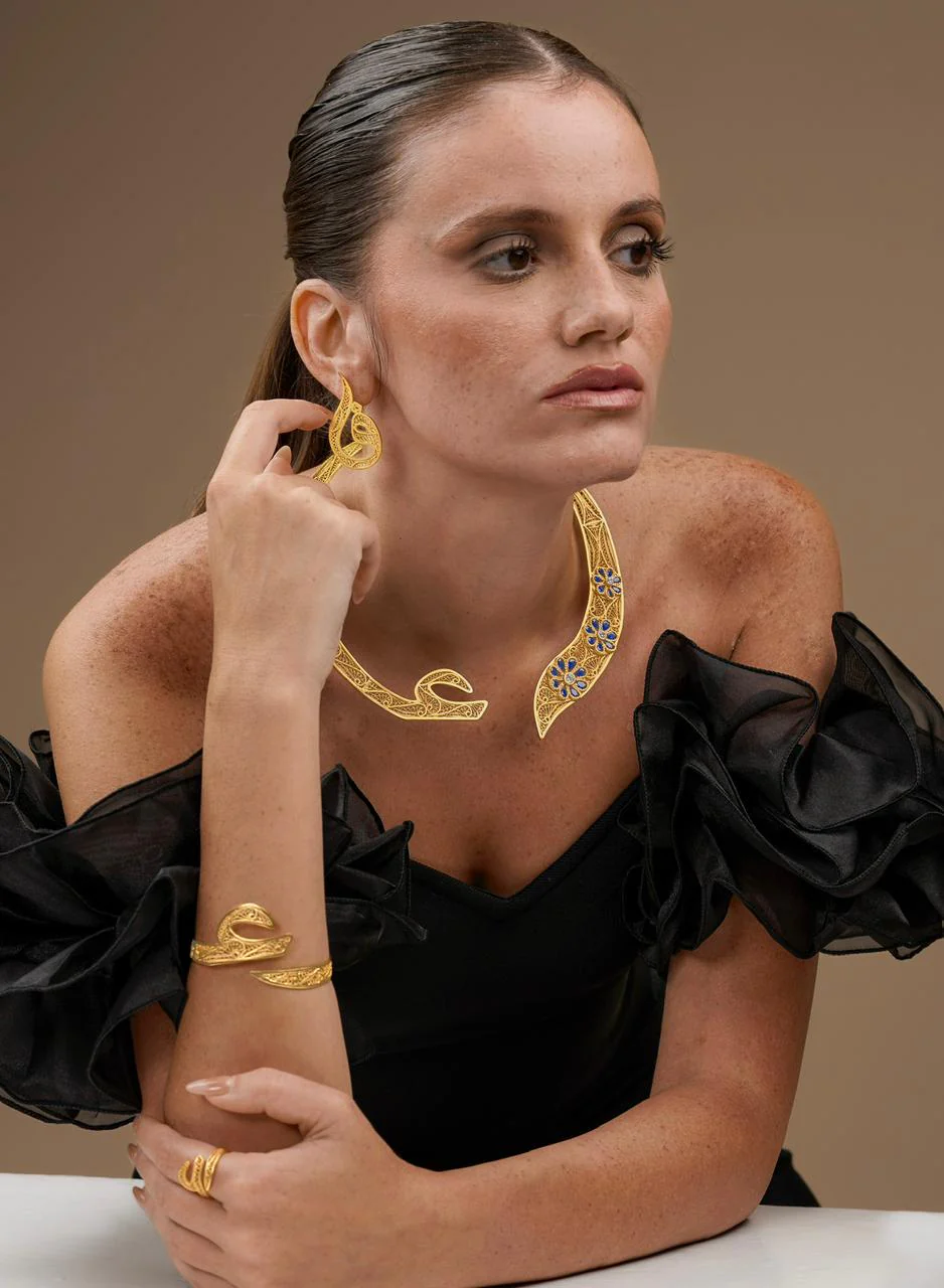Filigree Spell it out Collier | ع - Image 3