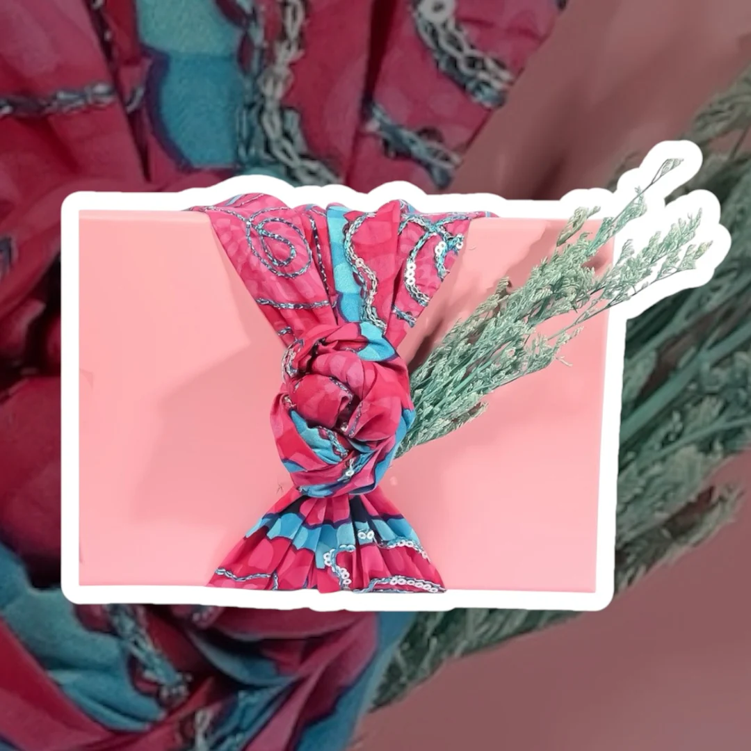 Luxury: Box with Fabric Wrap & Flowers - Image 4