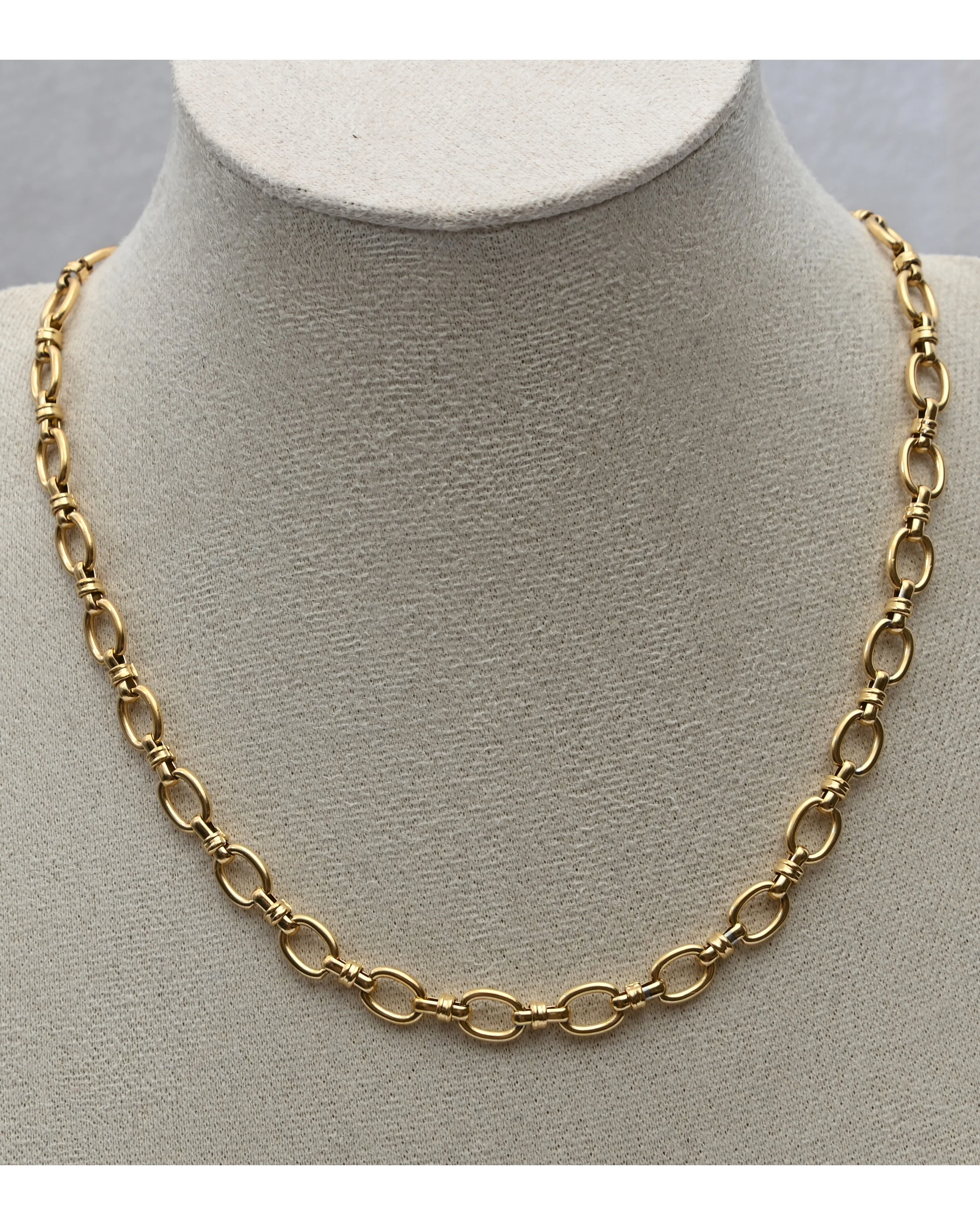 Gold Non Comma Necklace