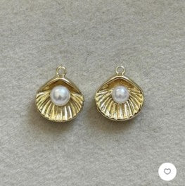 Golden Pearl Shell Charm - Image 2