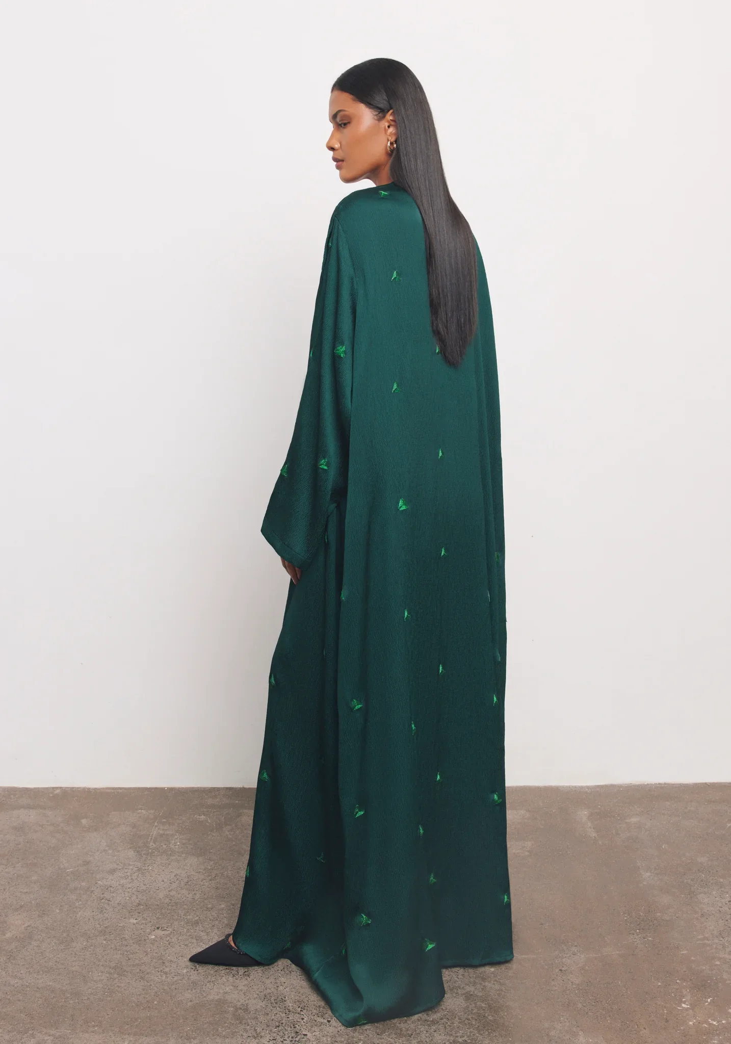 Green Summer Triangle Abaya - Image 3