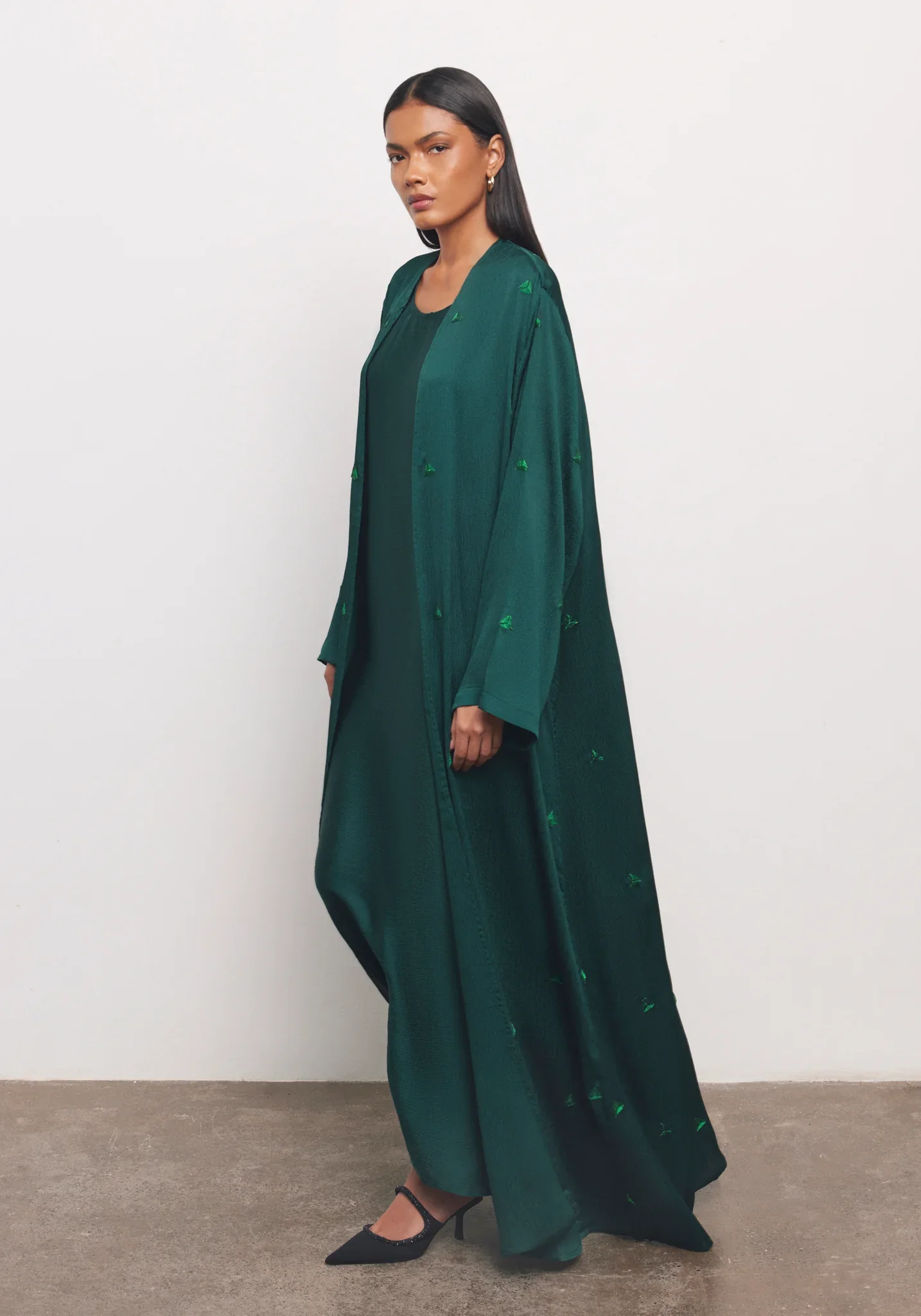 Green Summer Triangle Abaya - Image 5