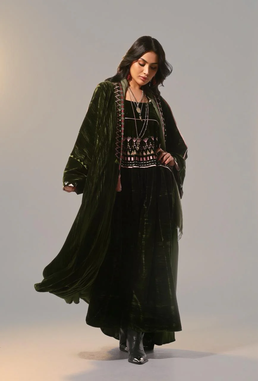 Green Velvet Blushing Moss Abaya - Image 10