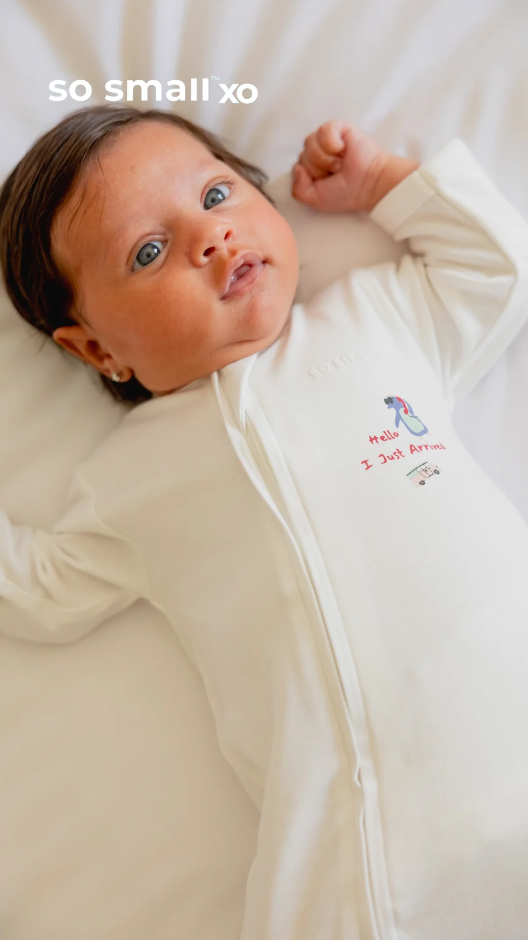 "Hello I just Arrived" Zipper Footie
