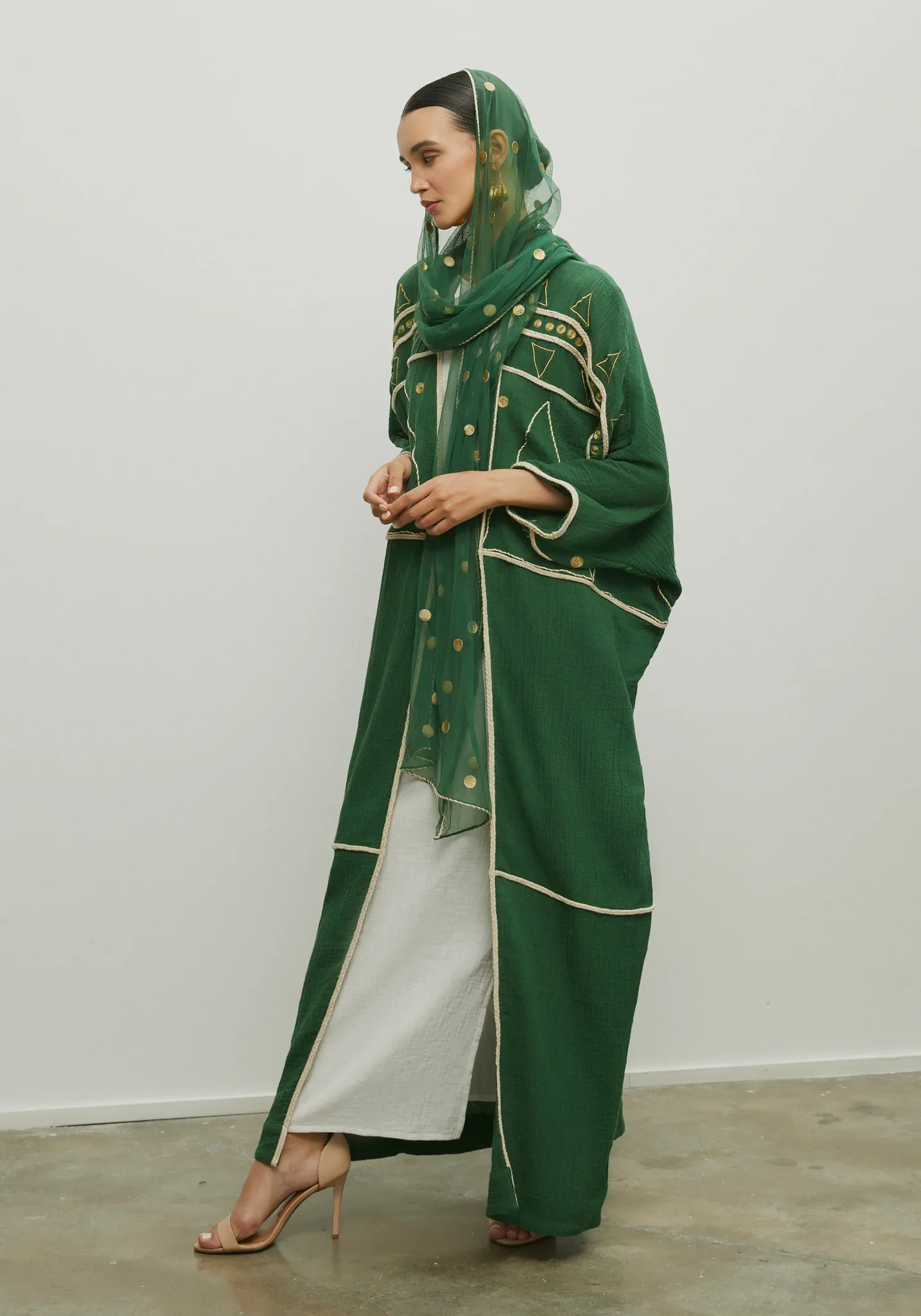 Green Founding Day Abaya - Image 3
