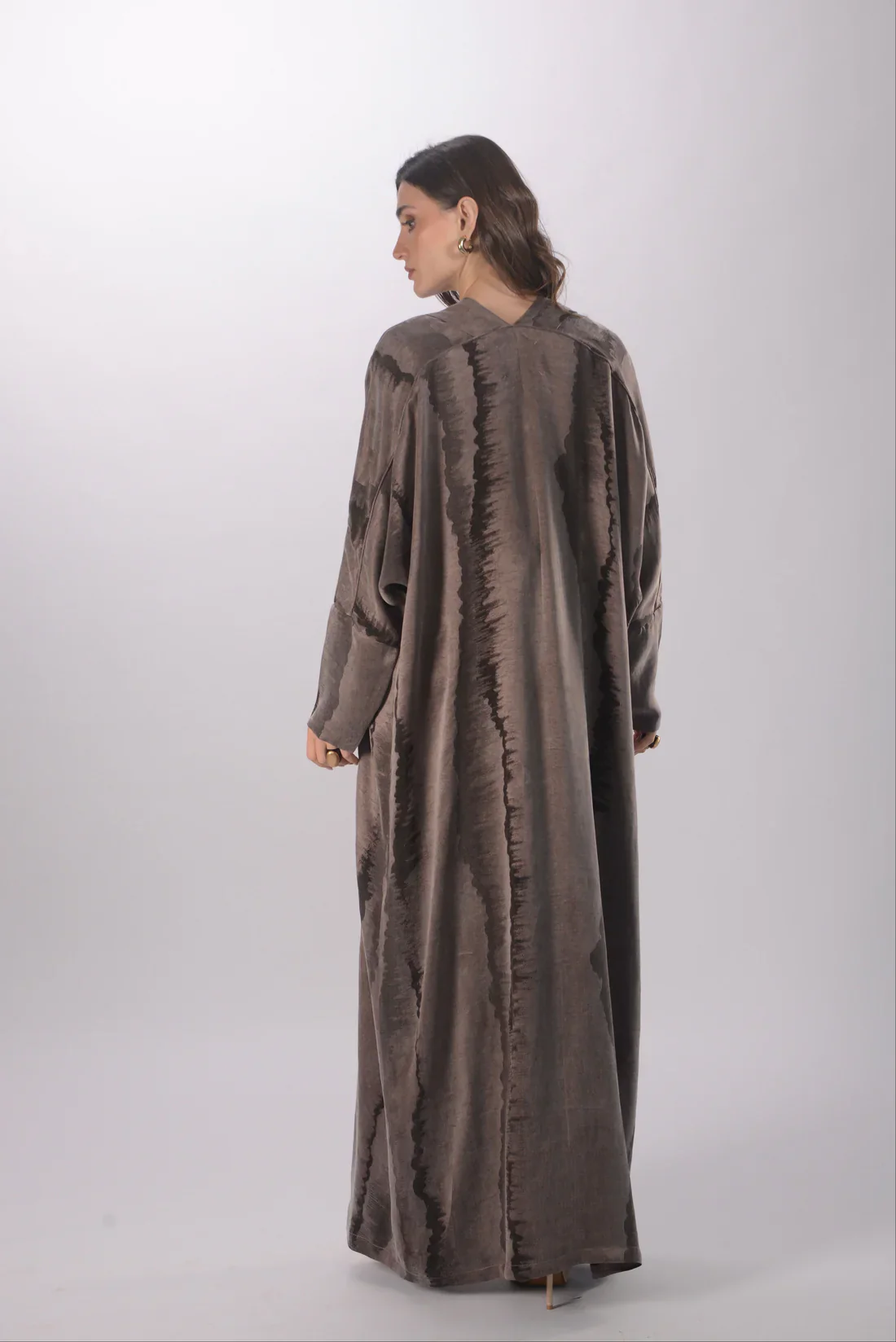 Opera Blush Abaya in Jacquard Washed Silk - Image 2