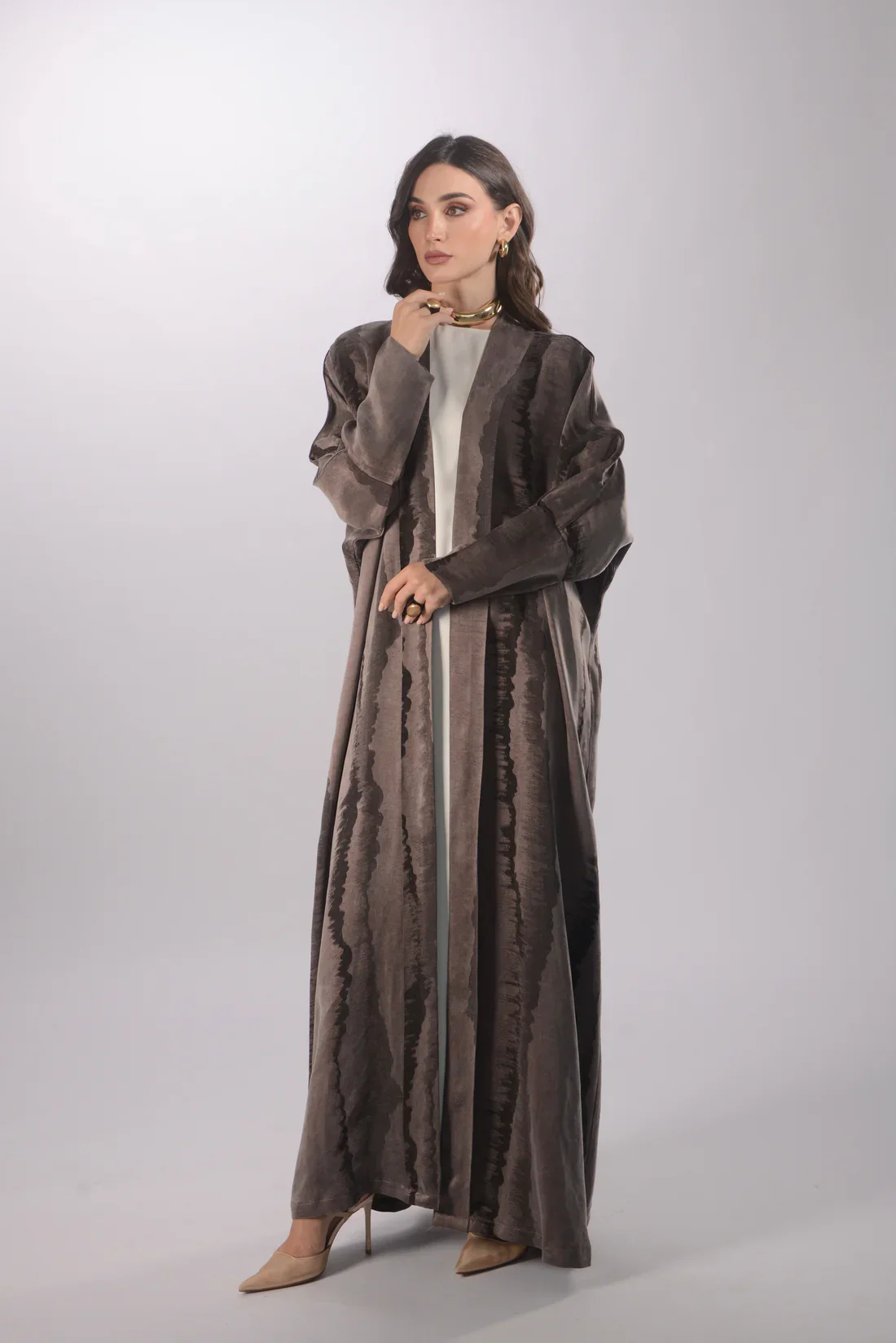Opera Blush Abaya in Jacquard Washed Silk - Image 3