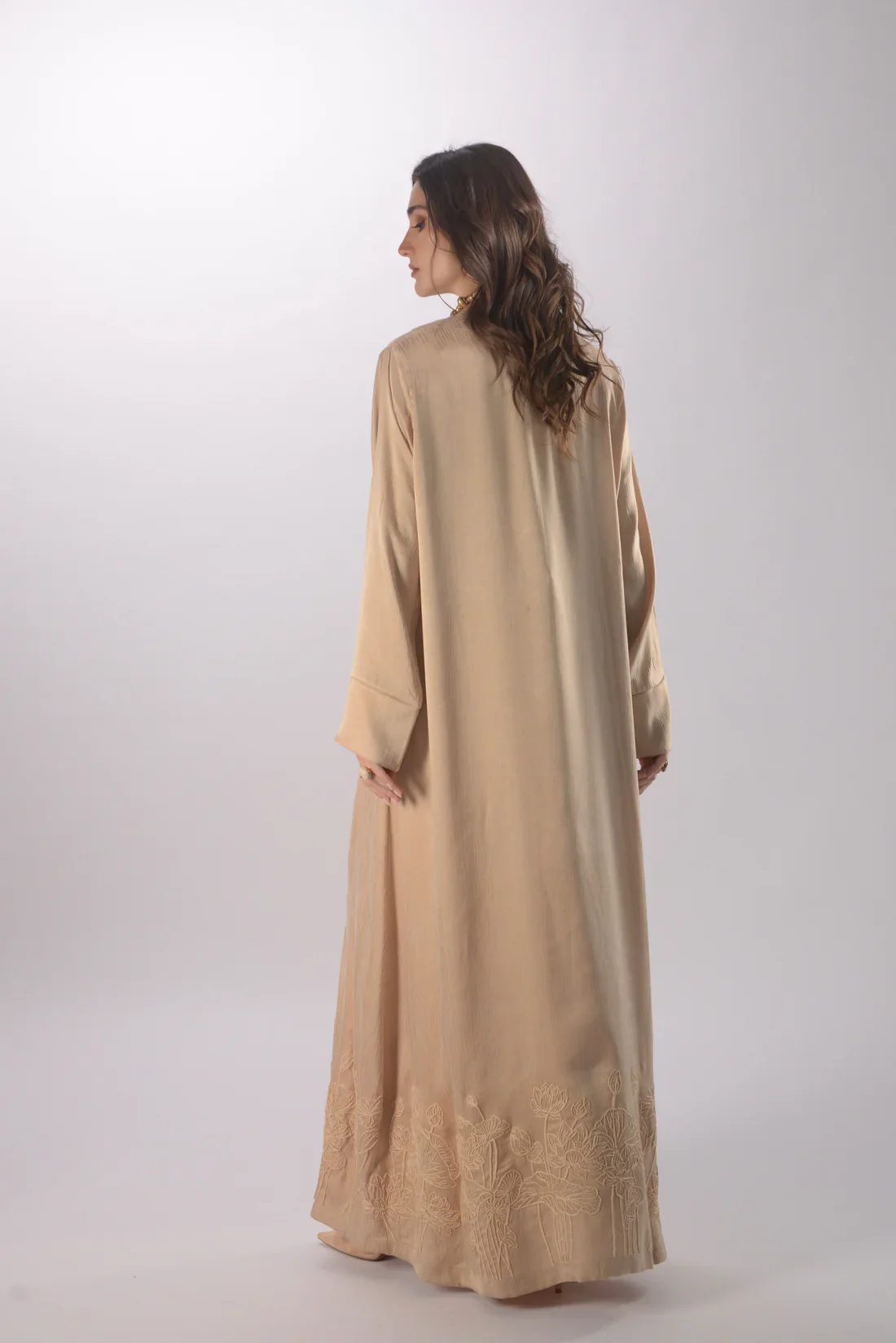Sayuri Beige Silk Abaya - Image 3