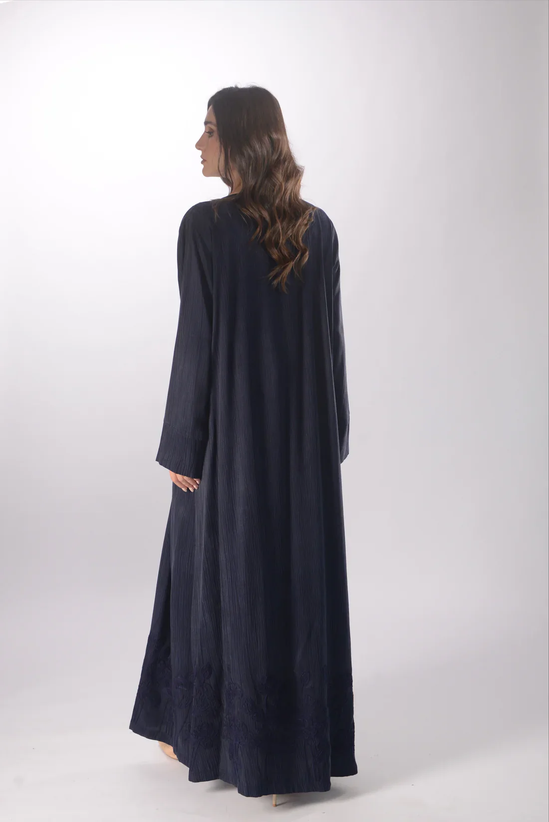 Sayuri Navy Silk Abaya - Image 2