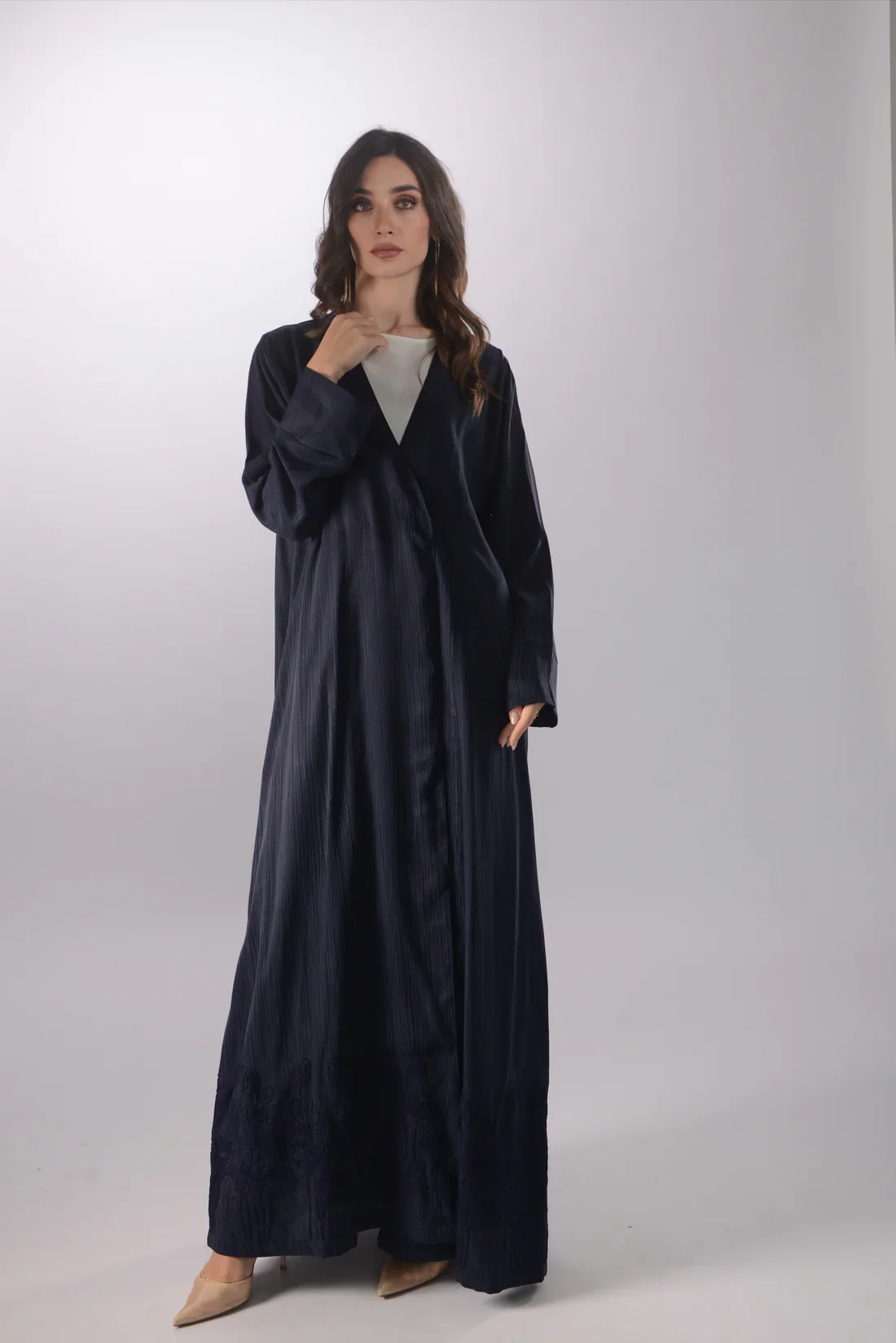 Sayuri Navy Silk Abaya - Image 5