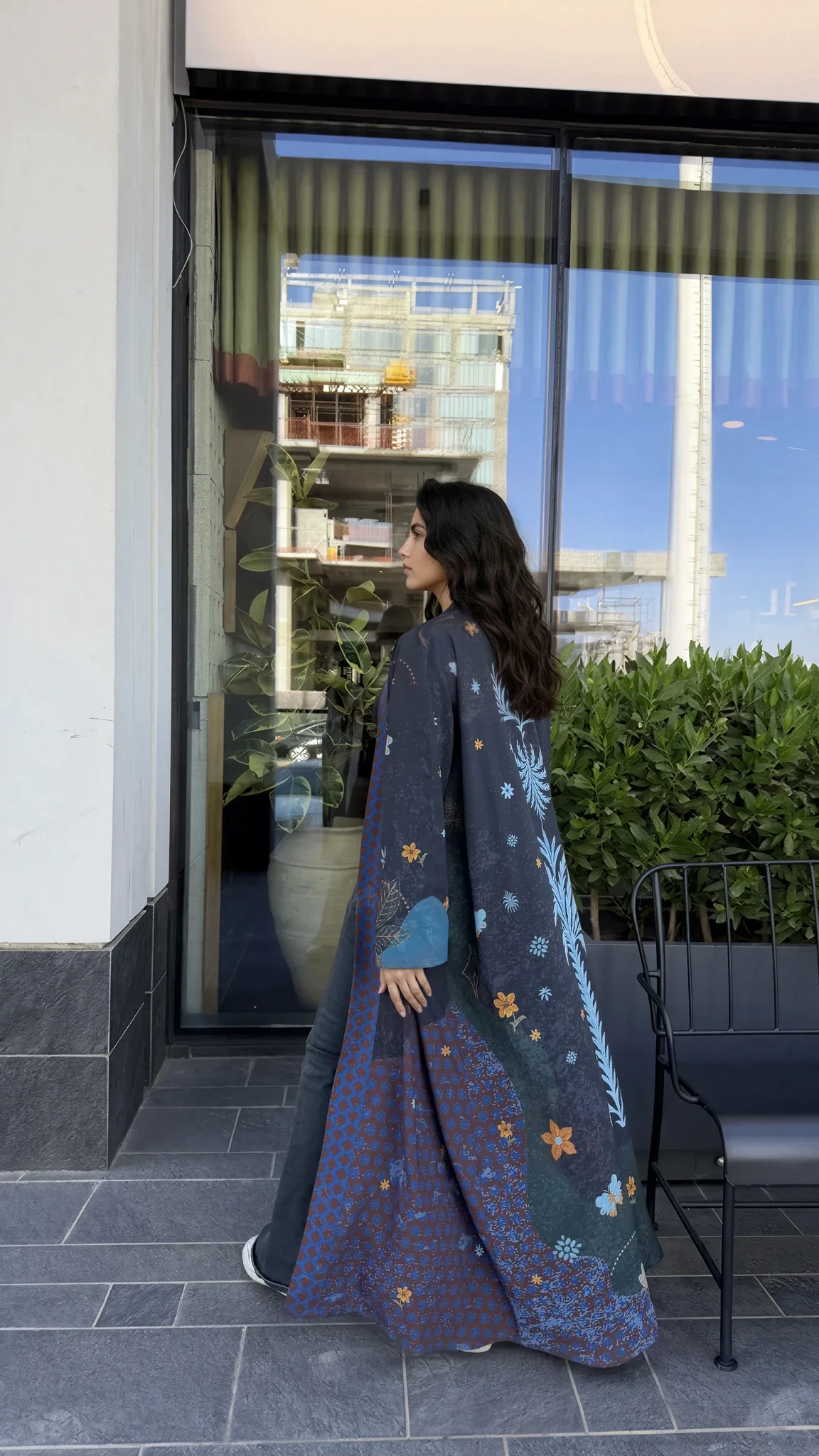 "Seen Leaving The Corniche" Abaya | Black - Image 7