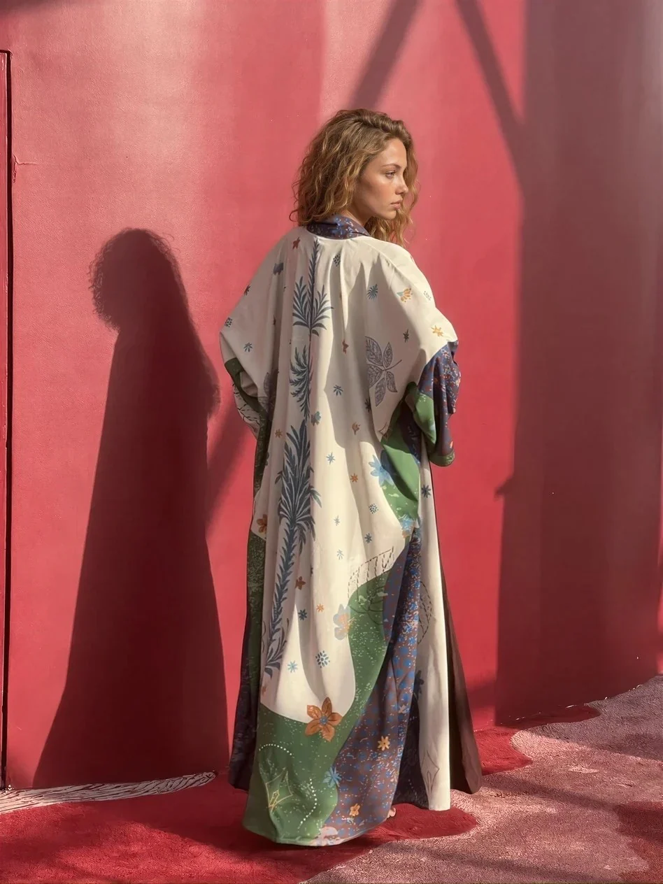 "Seen Leaving The Corniche" Abaya | Ivory - Image 3
