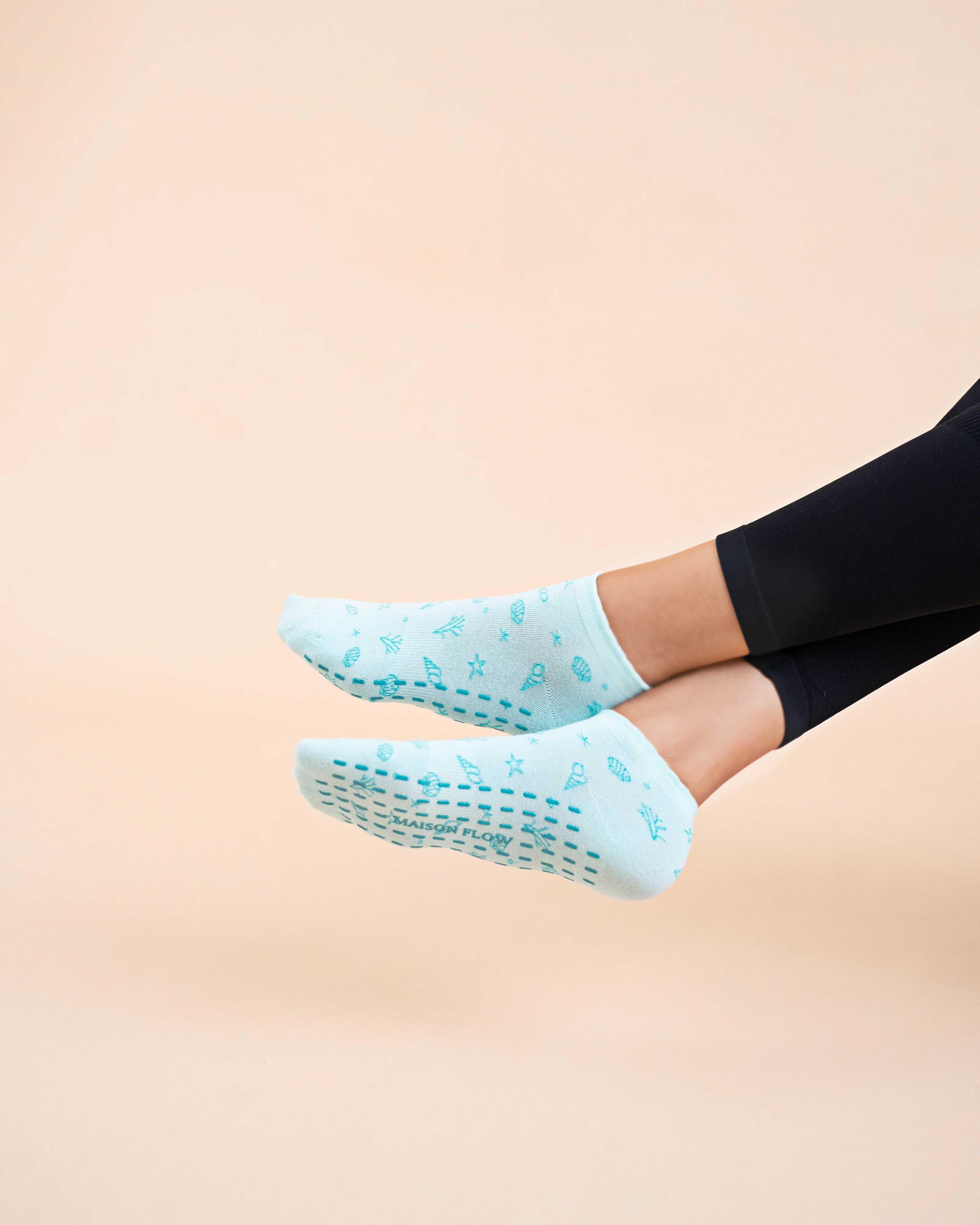 Shell Tide Classic Grip Socks - Image 3