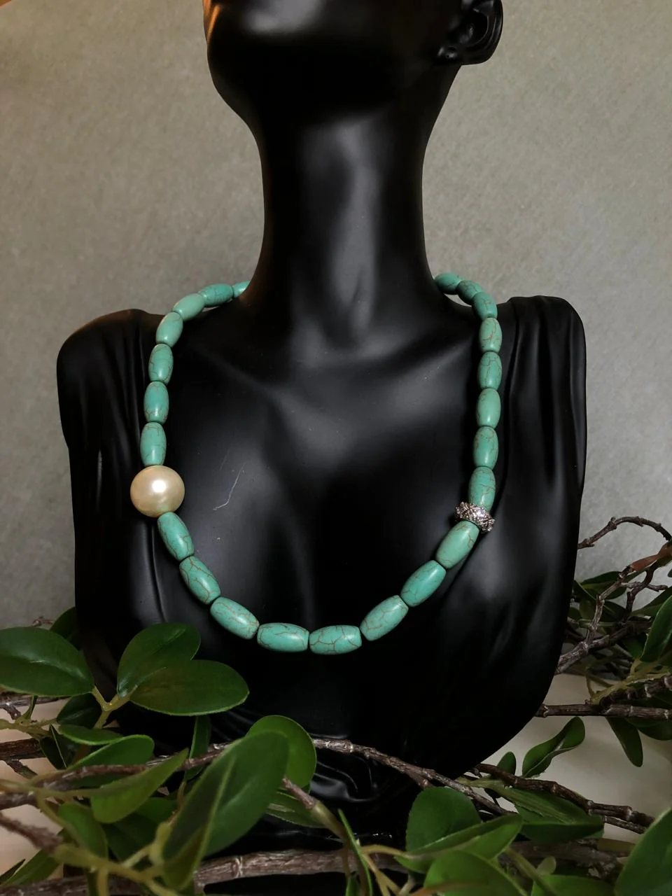Turquoise Choker with a Twist - Image 2