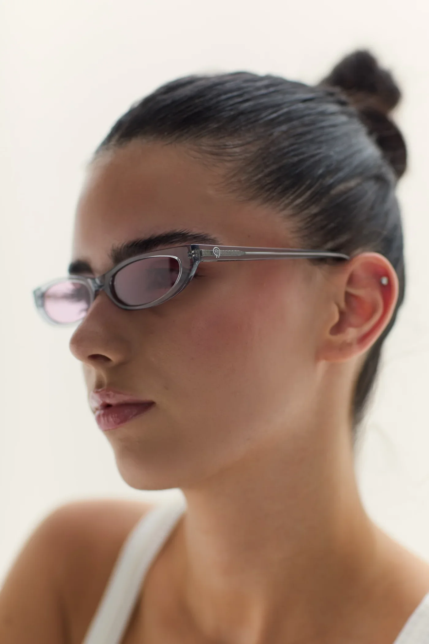 Unisex Icon Chestnut Sunglasses | Pink & Grey - Image 4