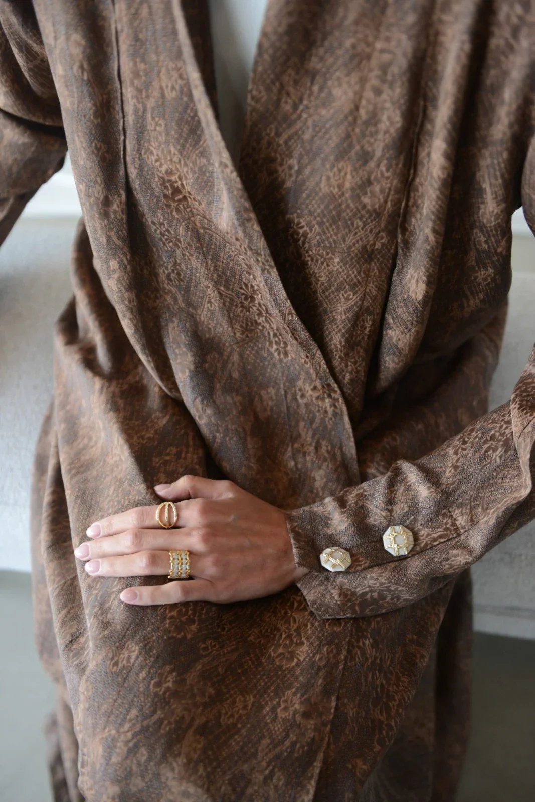 Vendome Brown Silk Jacquard Abaya - Image 3