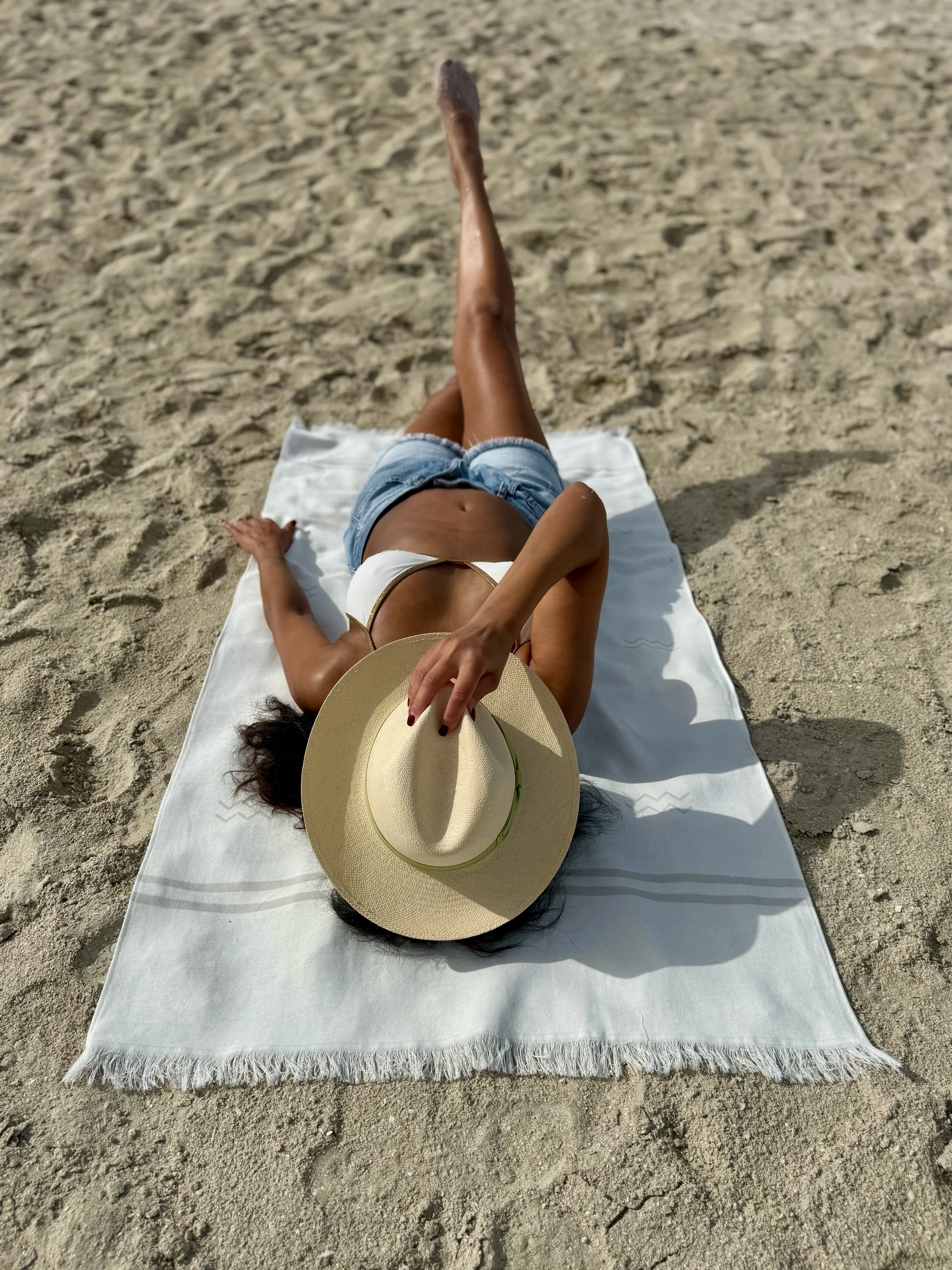 White Aquarius Beach Towel - Image 3